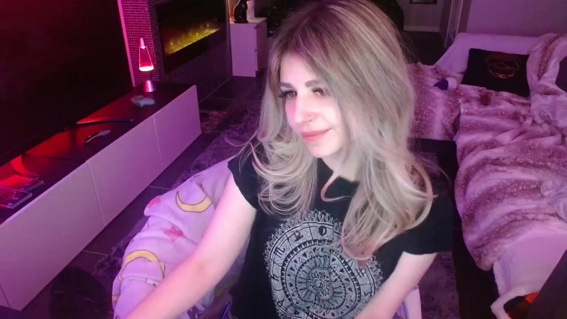 Gallery image thumbnail from Serafina's myfreecams stream on, 05/04/2024, 03:50 image 14 of 20