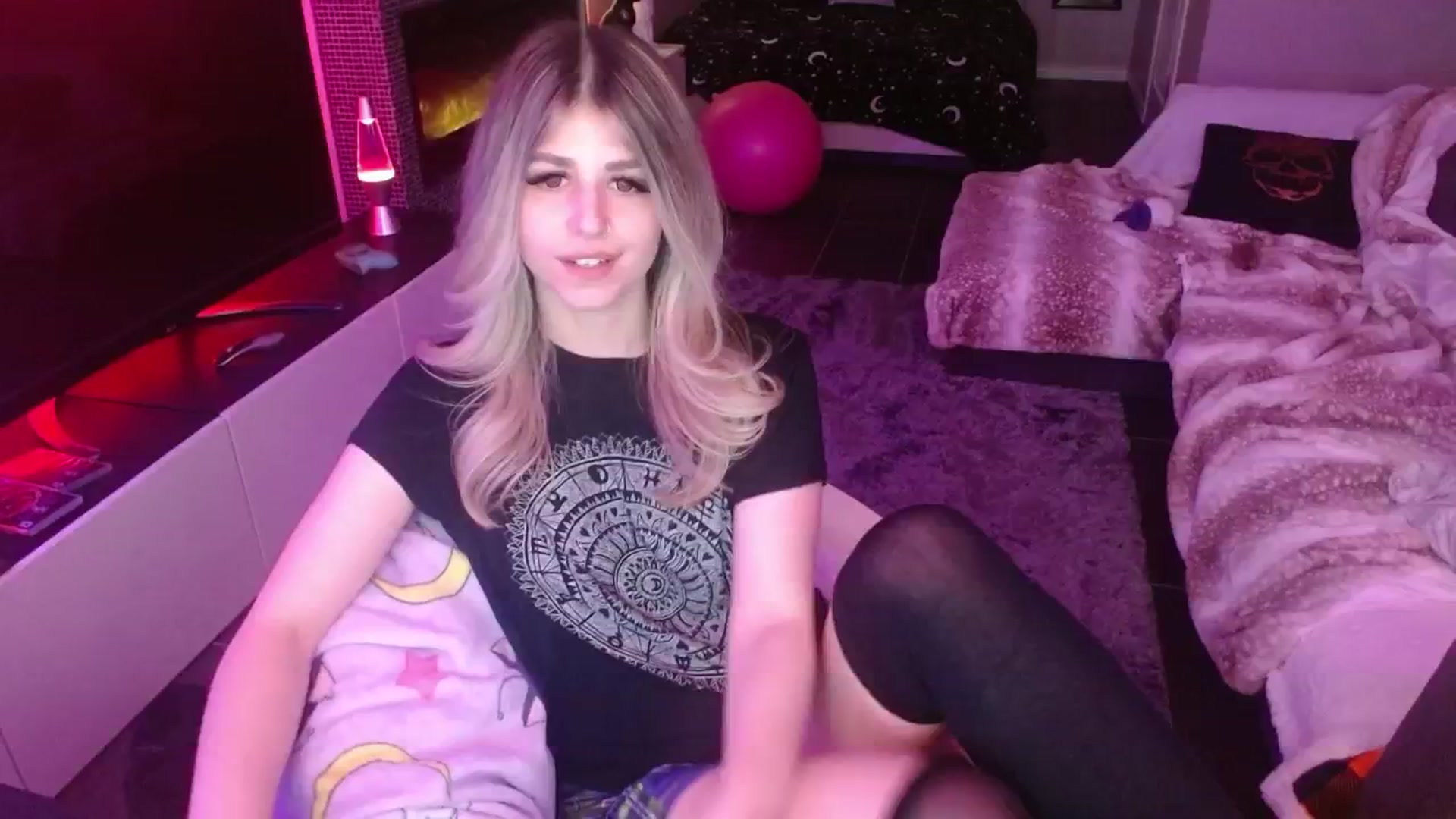 Gallery image thumbnail from Serafina's myfreecams stream on, 05/04/2024, 03:50 image 9 of 20
