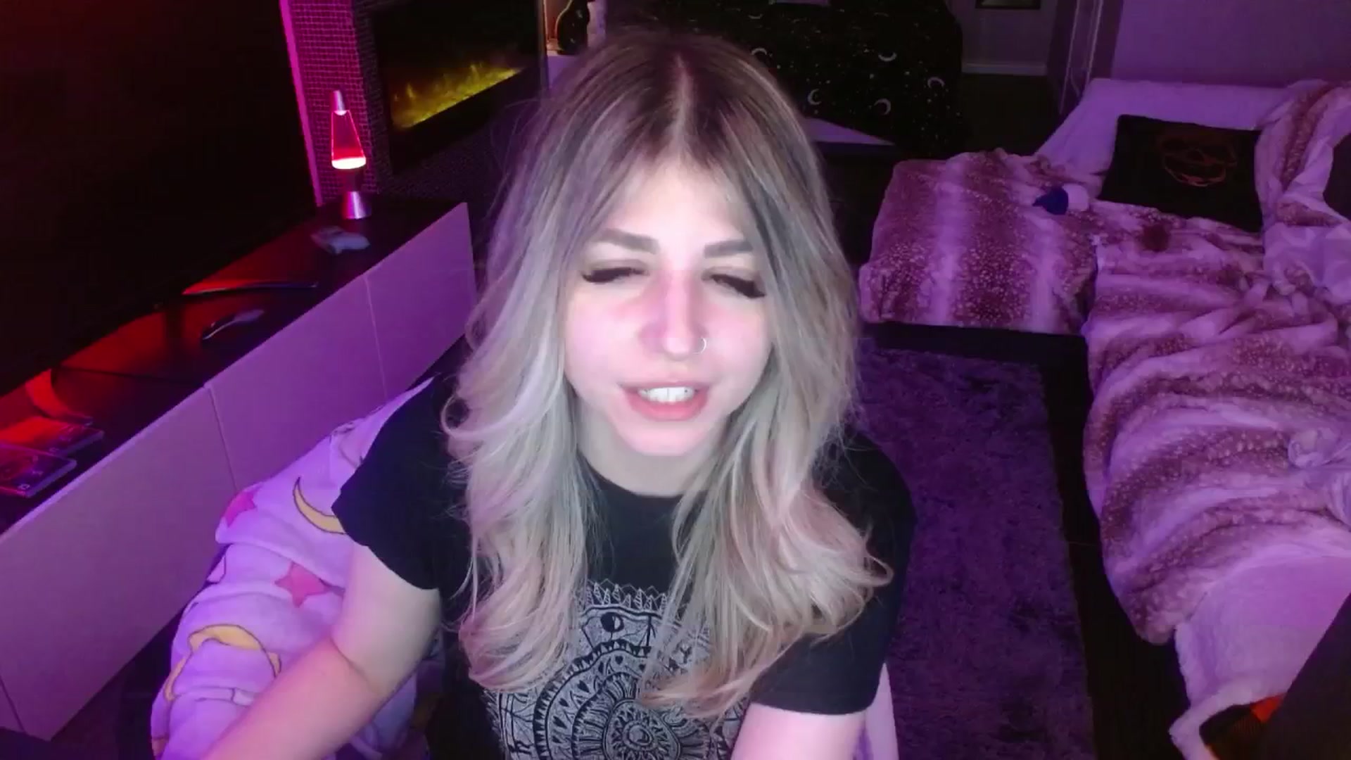Gallery image thumbnail from Serafina's myfreecams stream on, 05/04/2024, 03:50 image 18 of 20