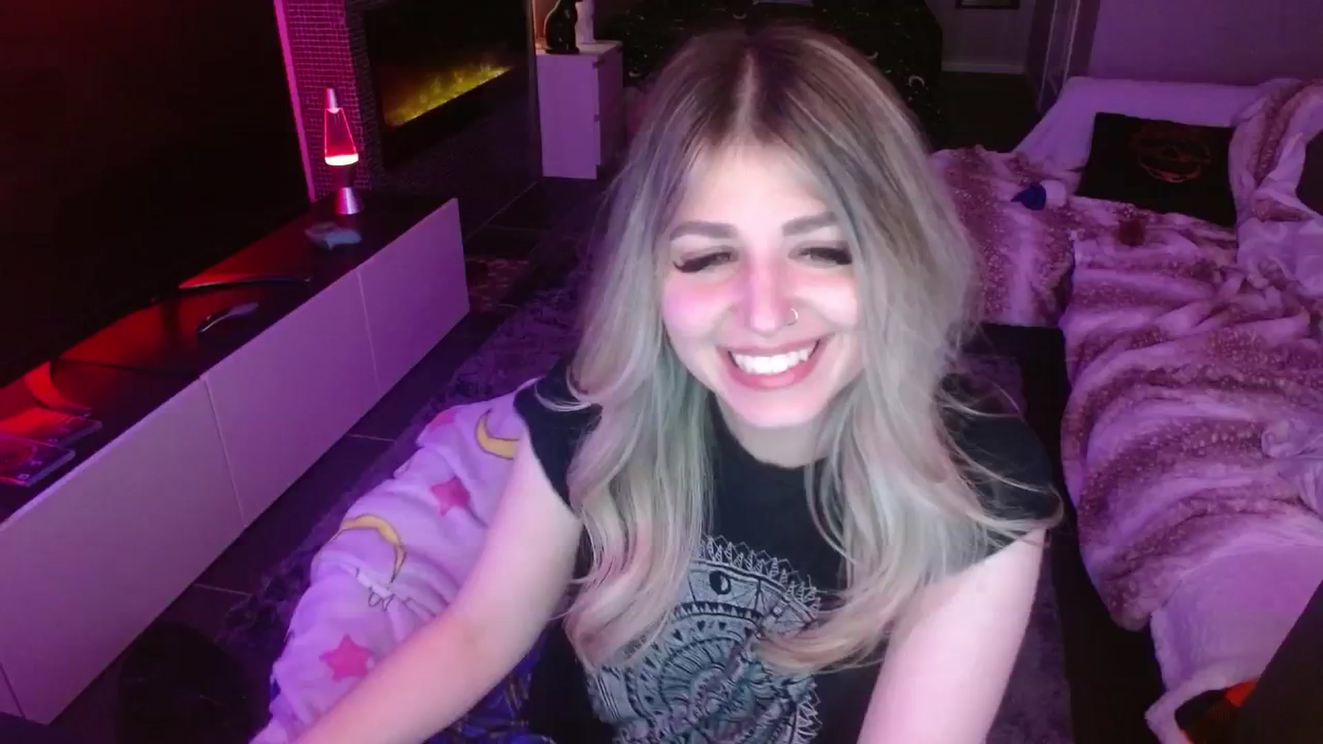 Gallery image thumbnail from Serafina's myfreecams stream on, 05/04/2024, 03:50 image 11 of 20
