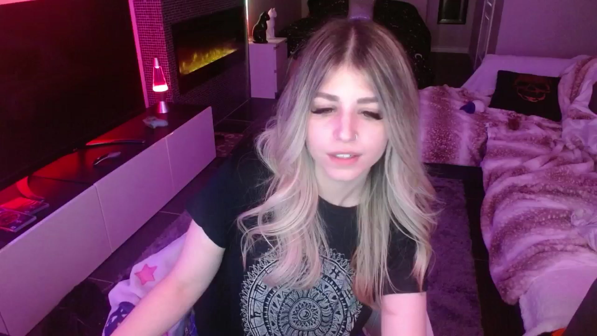 Gallery image thumbnail from Serafina's myfreecams stream on, 05/04/2024, 04:08 image 10 of 20