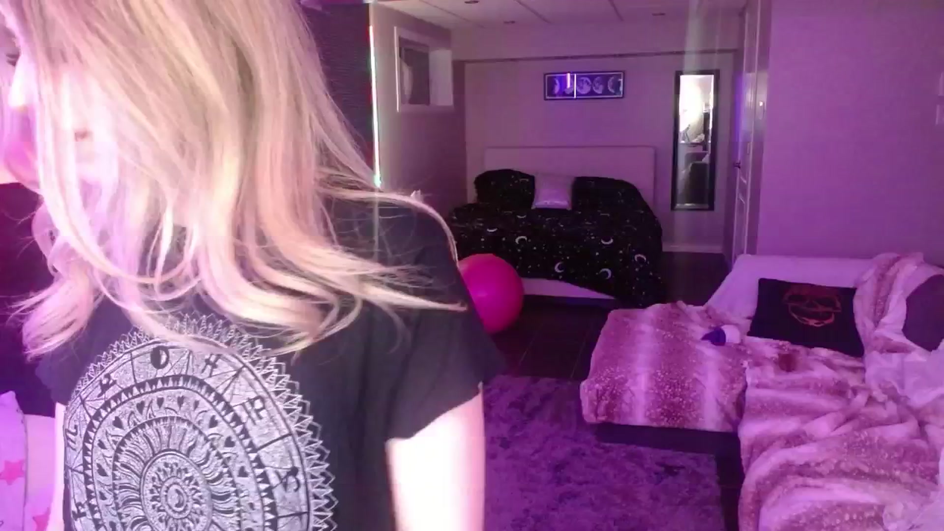 Gallery image thumbnail from Serafina's myfreecams stream on, 05/04/2024, 04:08 image 4 of 20