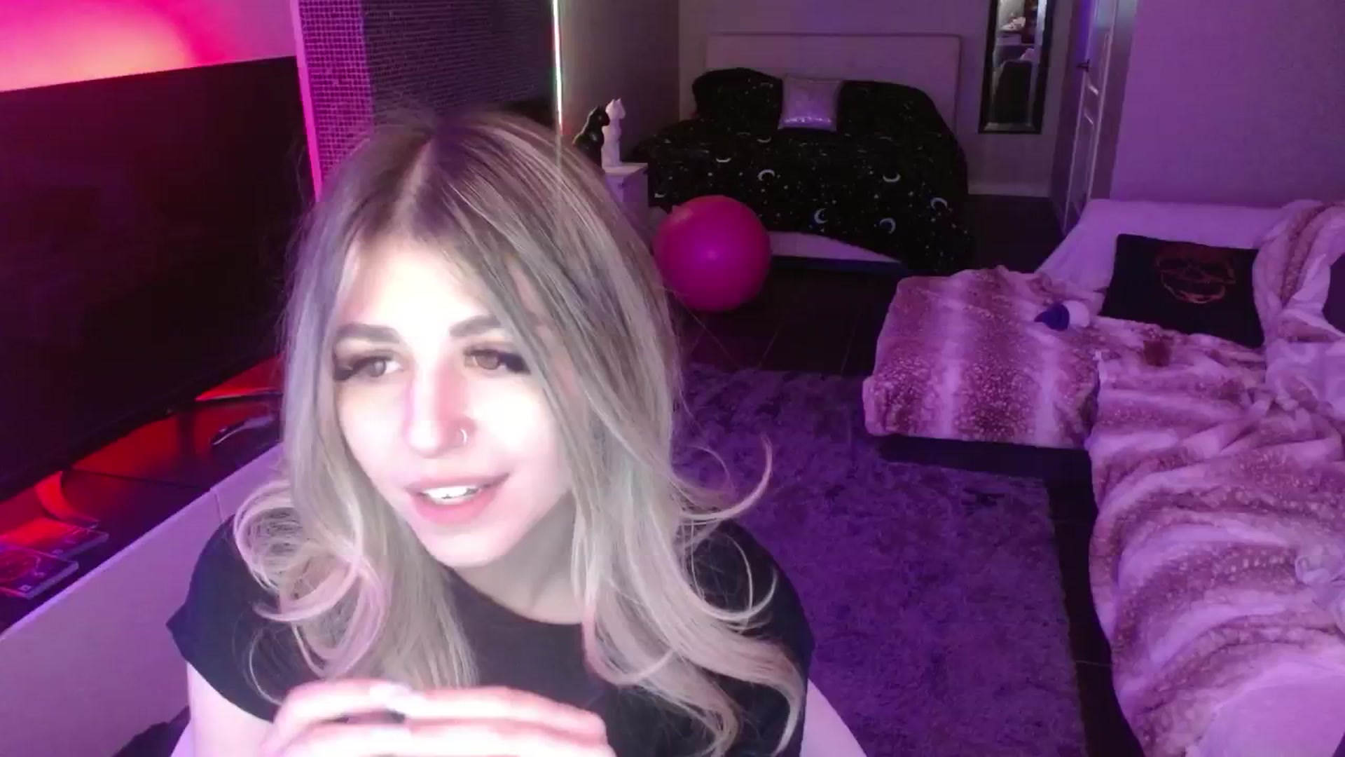 Gallery image thumbnail from Serafina's myfreecams stream on, 05/04/2024, 05:49 image 12 of 20