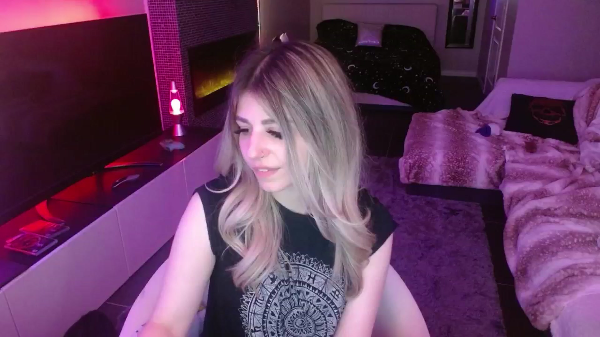 Gallery image thumbnail from Serafina's myfreecams stream on, 05/04/2024, 05:49 image 17 of 20