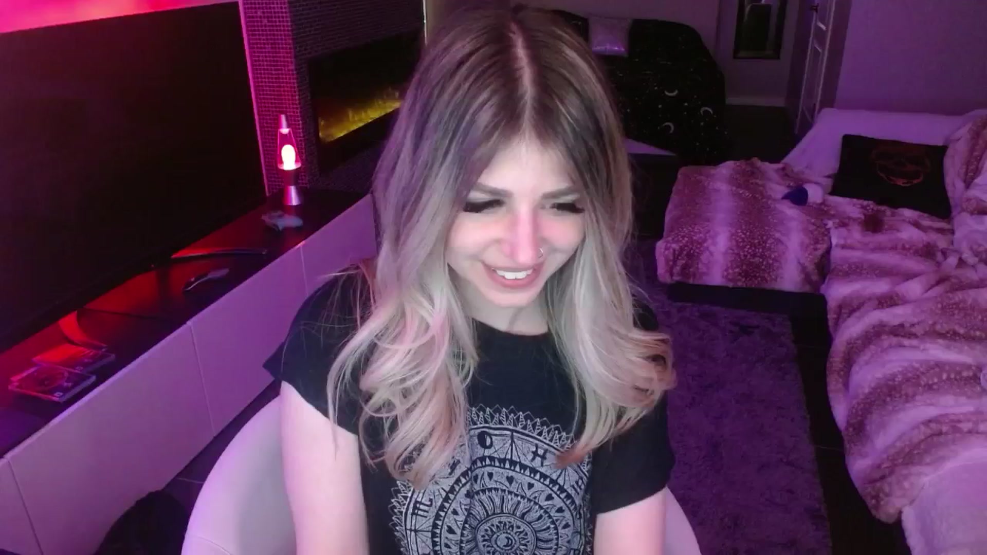 Gallery image thumbnail from Serafina's myfreecams stream on, 05/04/2024, 05:49 image 14 of 20