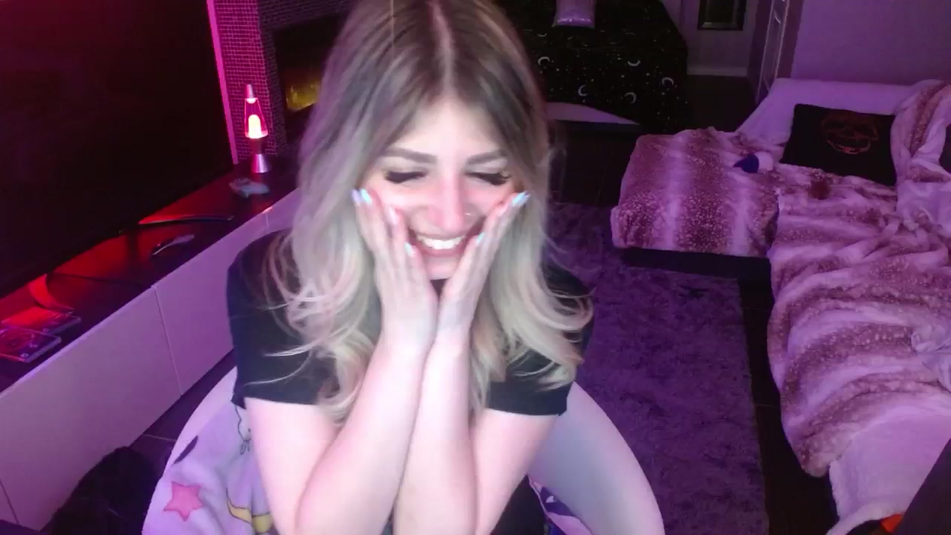 Gallery image thumbnail from Serafina's myfreecams stream on, 05/04/2024, 05:49 image 8 of 20