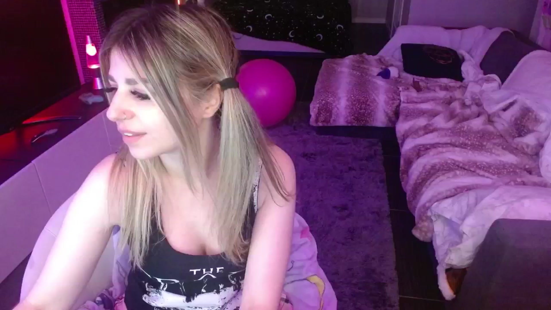 Gallery image thumbnail from Serafina's myfreecams stream on, 05/06/2024, 10:42 image 16 of 20
