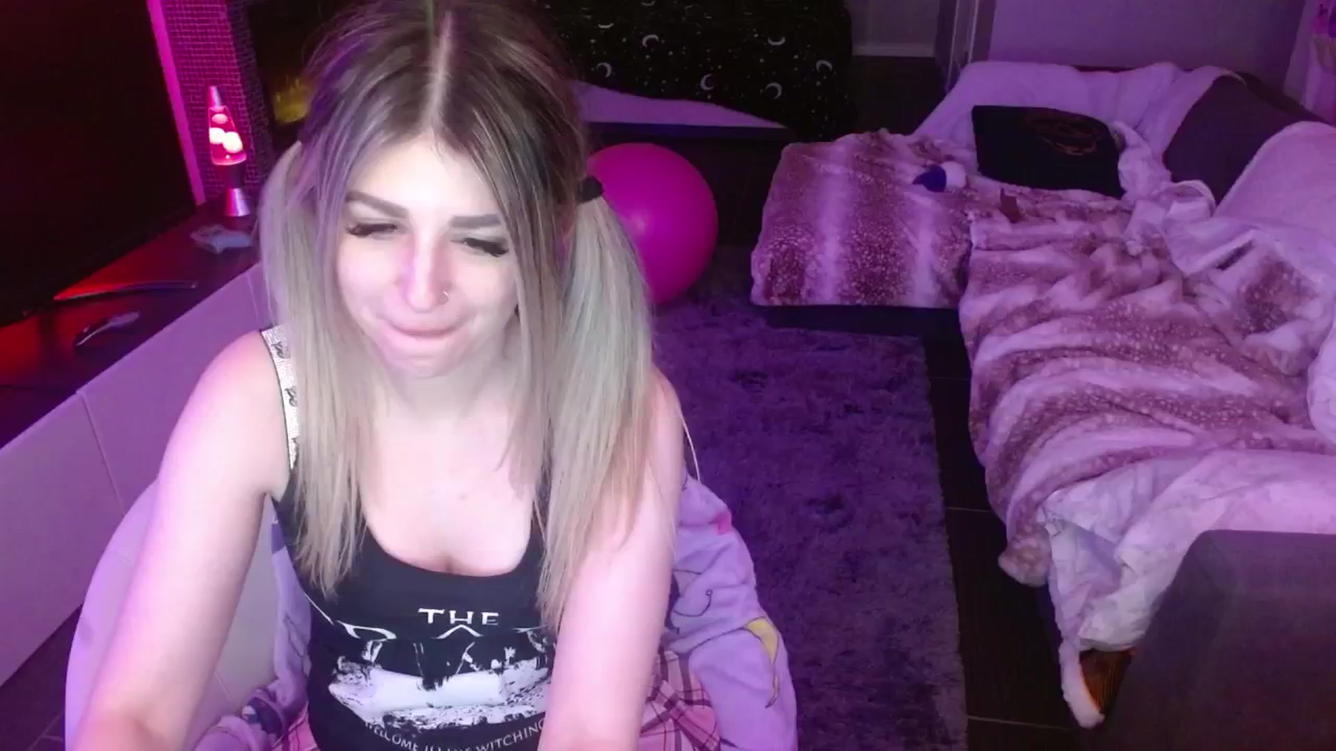 Gallery image thumbnail from Serafina's myfreecams stream on, 05/06/2024, 10:42 image 13 of 20