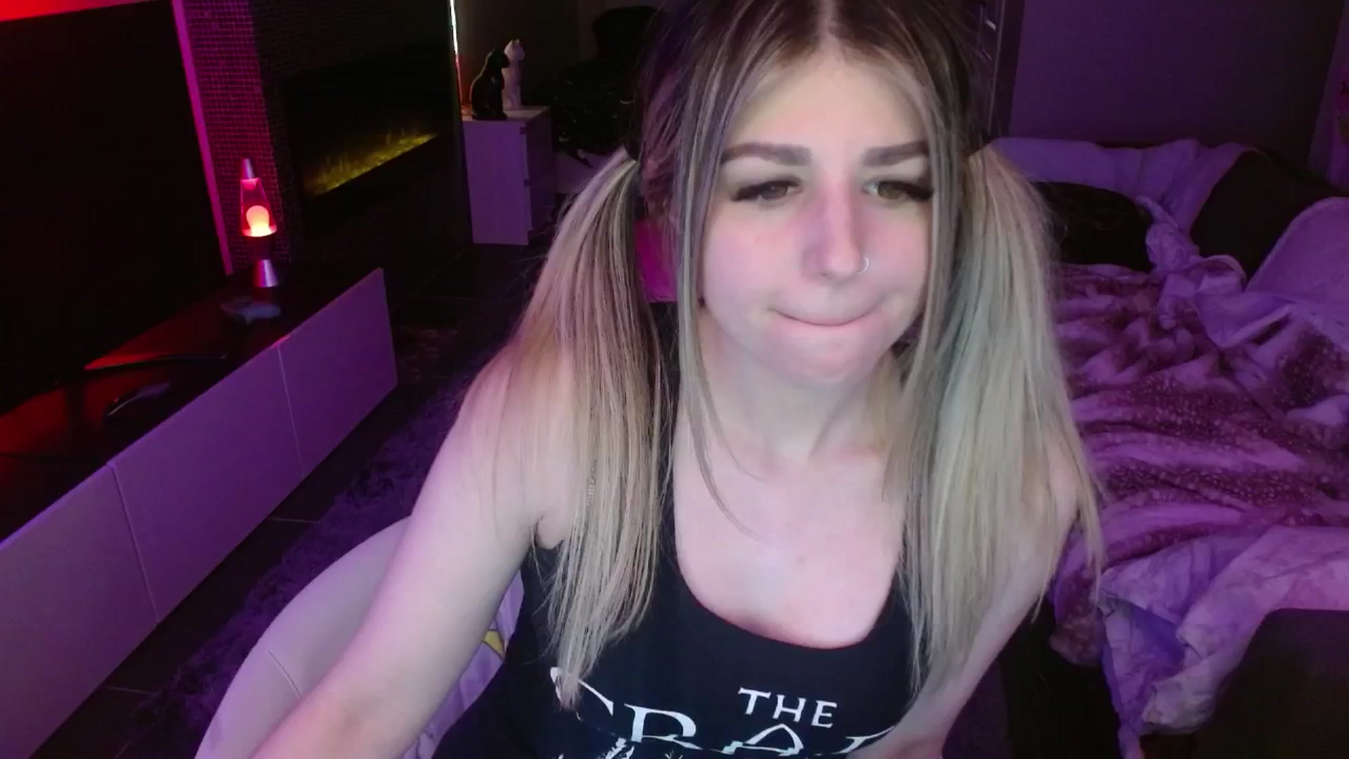 Gallery image thumbnail from Serafina's myfreecams stream on, 05/06/2024, 10:42 image 3 of 20