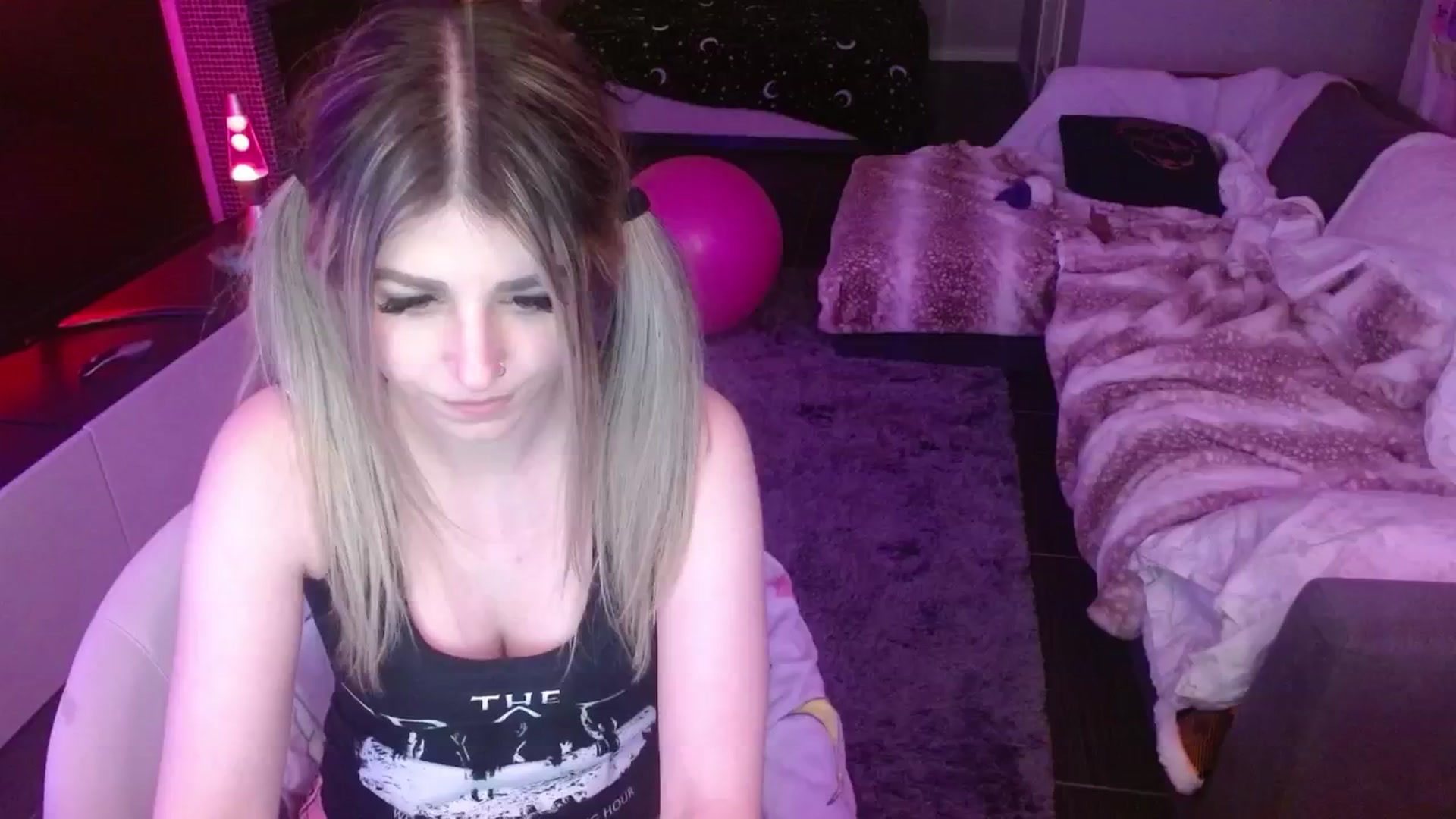 Gallery image thumbnail from Serafina's myfreecams stream on, 05/06/2024, 10:42 image 12 of 20