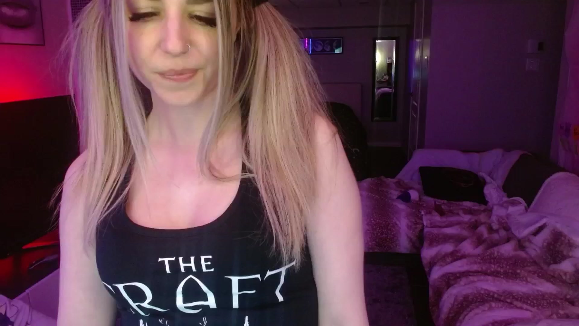 Gallery image thumbnail from Serafina's myfreecams stream on, 05/06/2024, 10:42 image 8 of 20