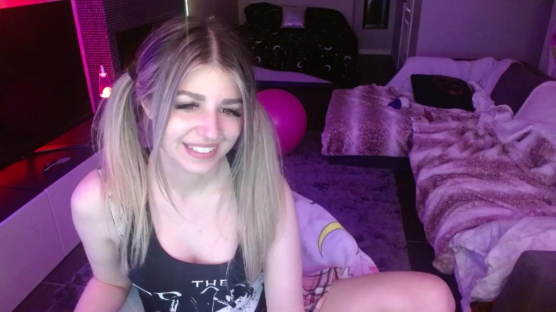 Gallery image thumbnail from Serafina's myfreecams stream on, 05/06/2024, 10:42 image 5 of 20