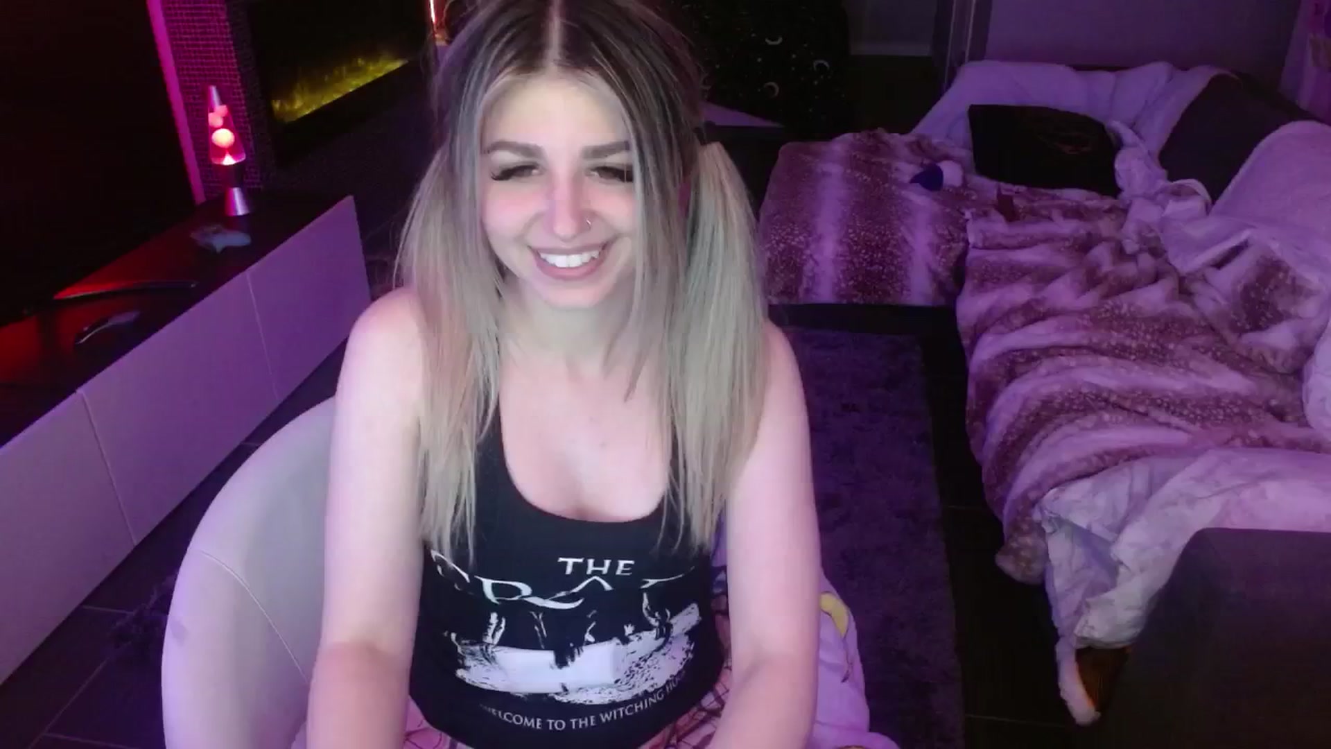 Gallery image thumbnail from Serafina's myfreecams stream on, 05/06/2024, 10:42 image 18 of 20