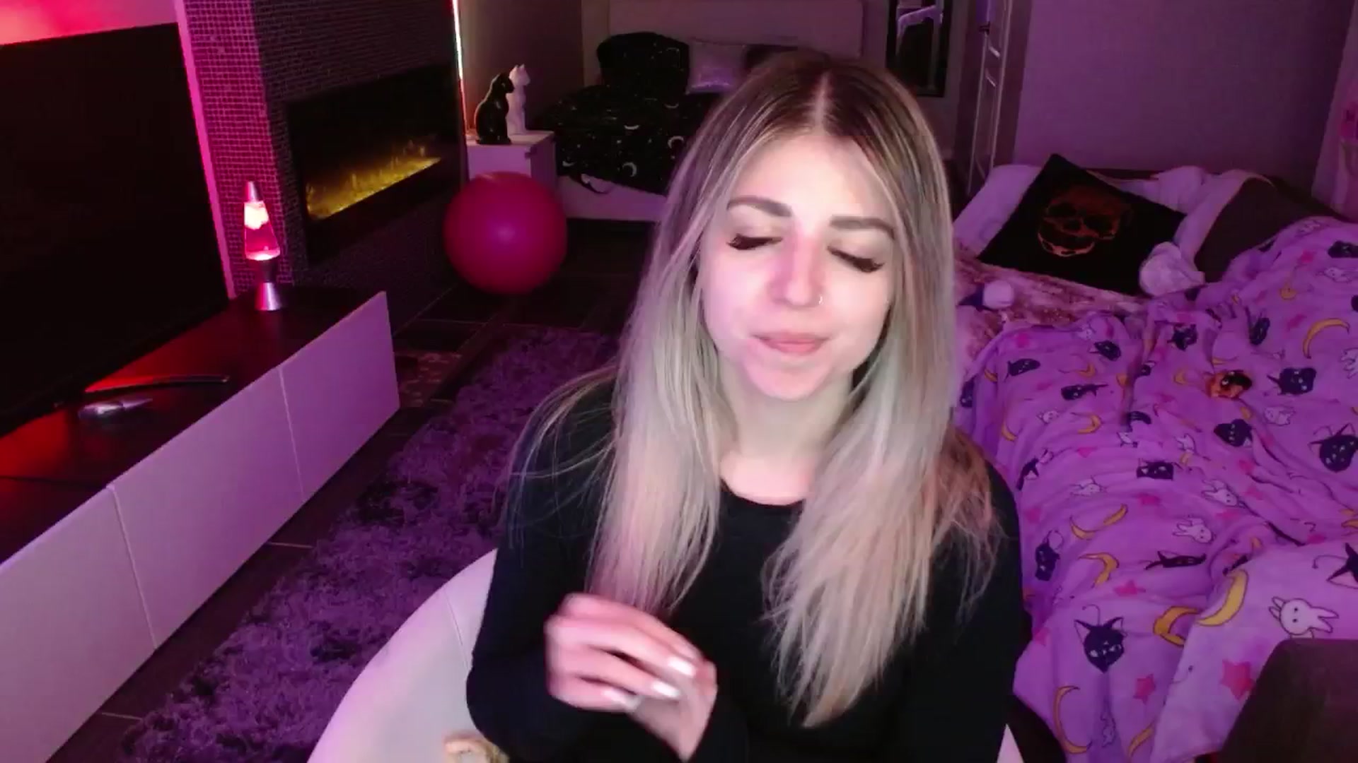 Gallery image thumbnail from Serafina's myfreecams stream on, 05/13/2024, 06:15 image 8 of 20