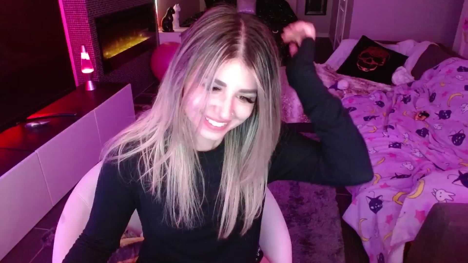 Gallery image thumbnail from Serafina's myfreecams stream on, 05/13/2024, 06:15 image 17 of 20