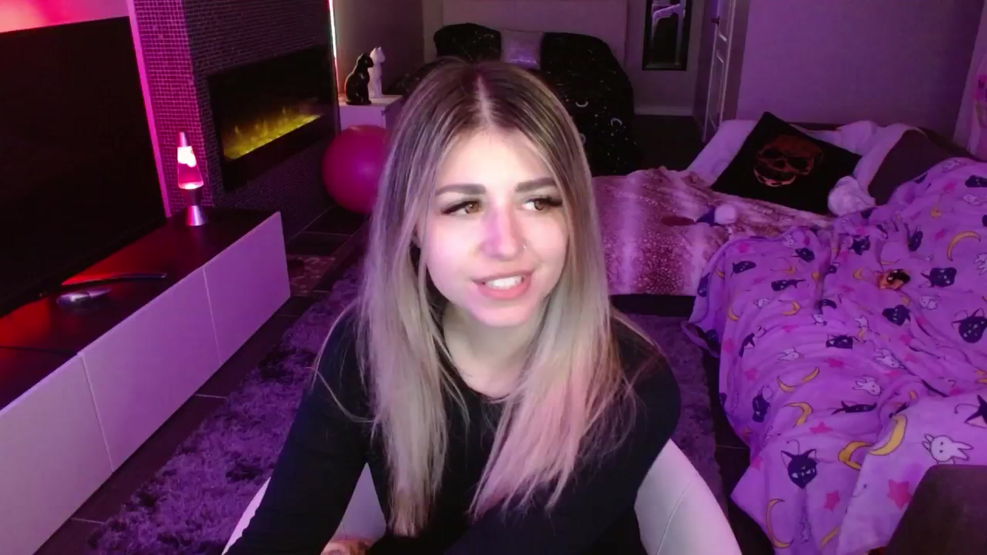Gallery image thumbnail from Serafina's myfreecams stream on, 05/13/2024, 06:15 image 9 of 20