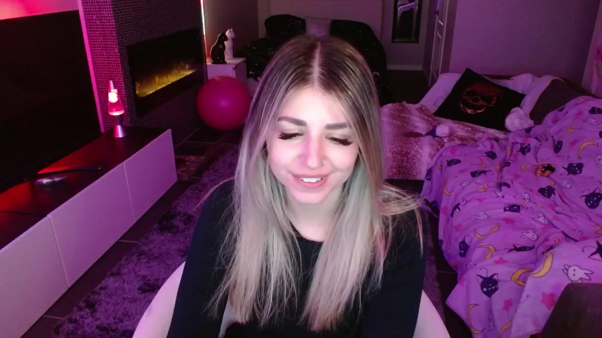 Gallery image thumbnail from Serafina's myfreecams stream on, 05/13/2024, 06:15 image 10 of 20