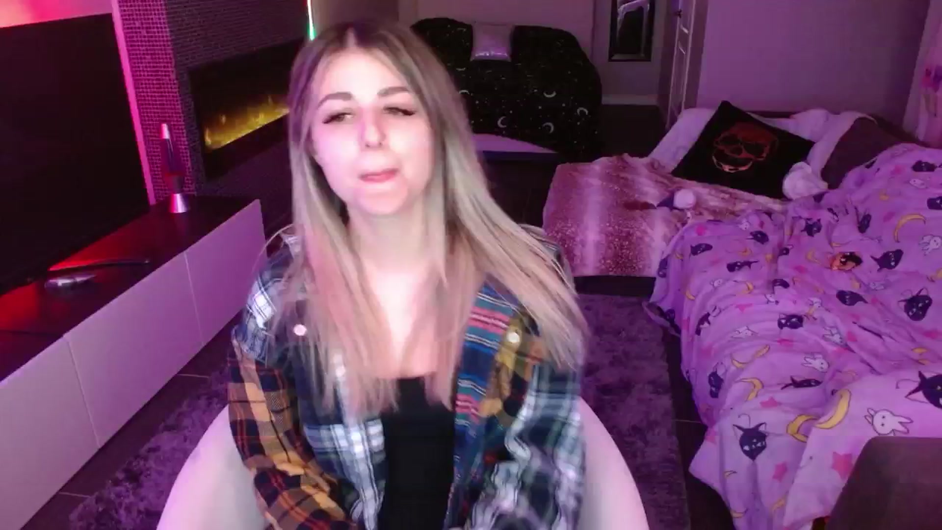 Gallery image thumbnail from Serafina's myfreecams stream on, 05/14/2024, 01:50 image 2 of 20