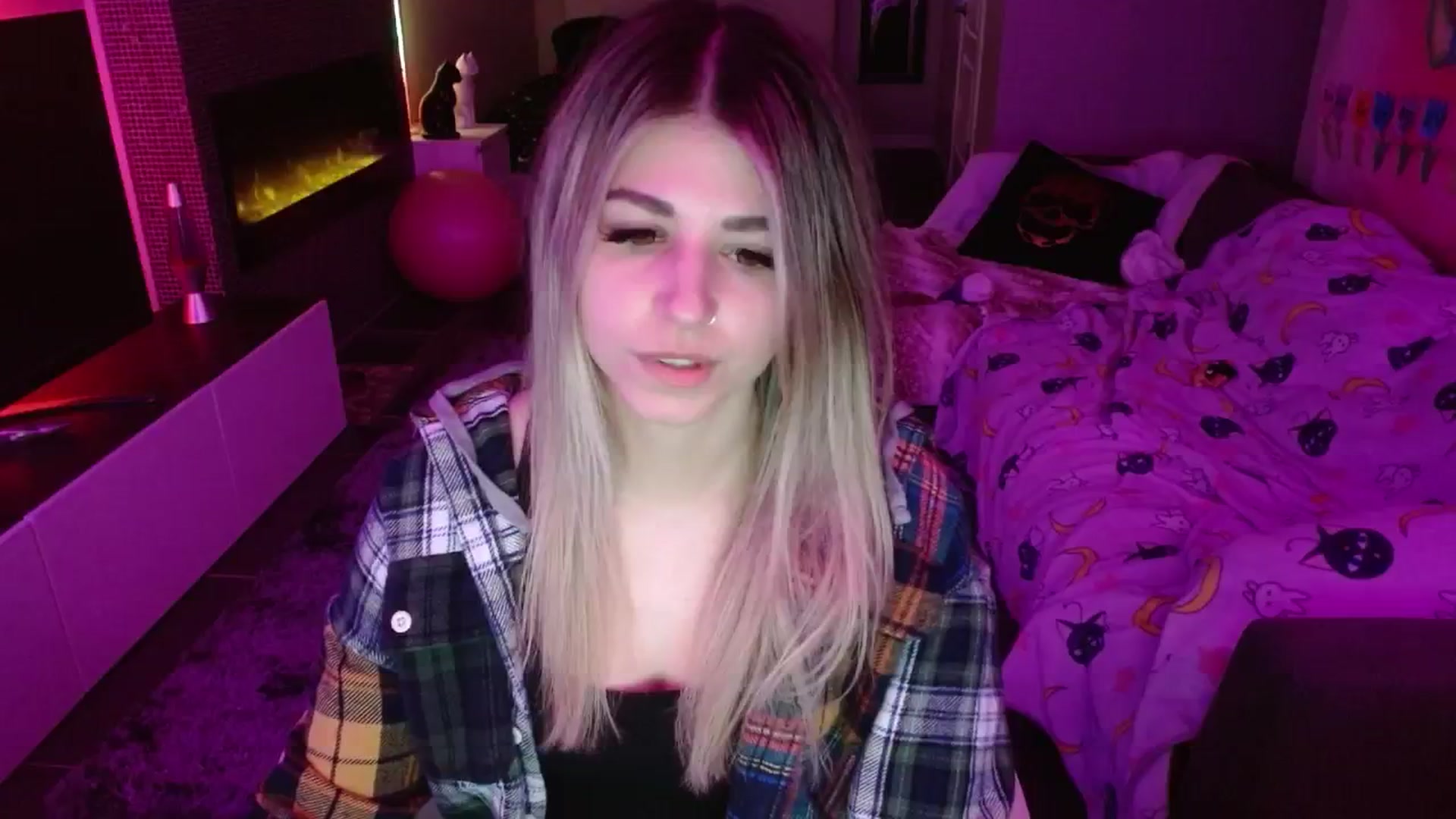 Gallery image thumbnail from Serafina's myfreecams stream on, 05/14/2024, 01:50 image 13 of 20