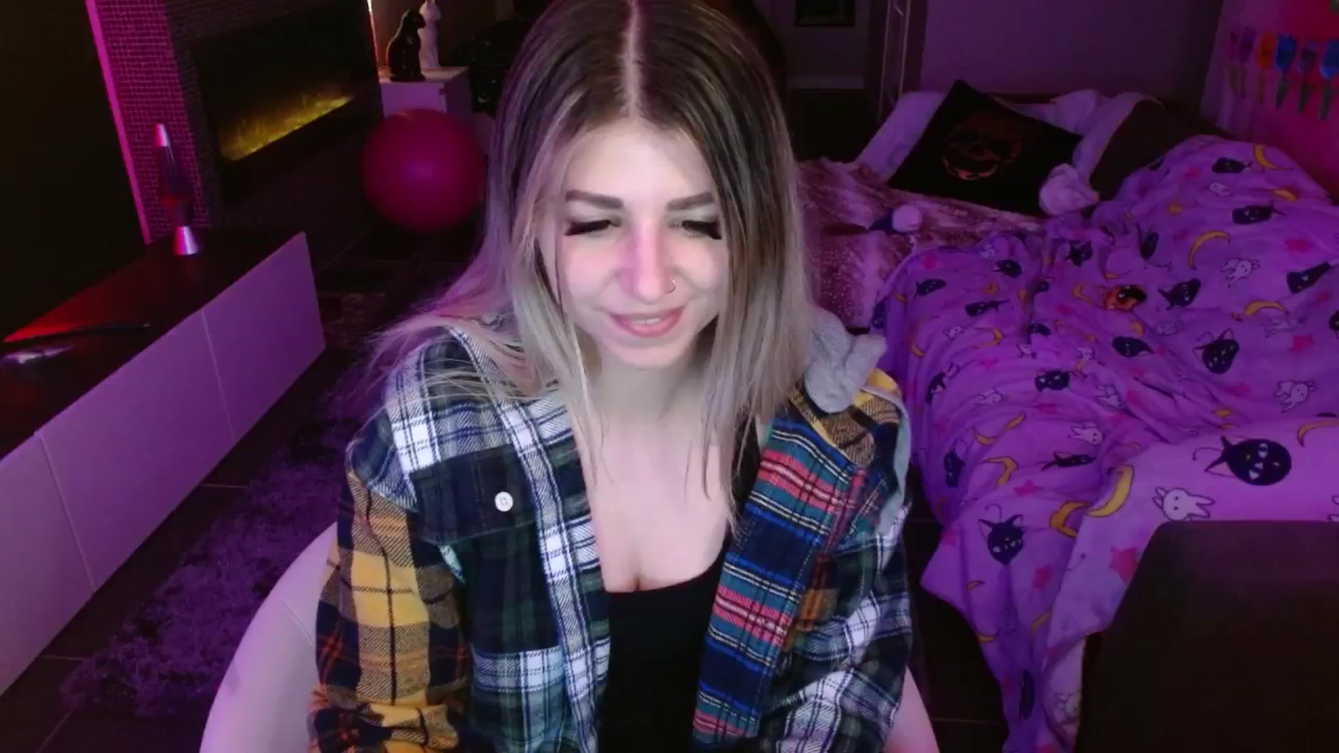 Gallery image thumbnail from Serafina's myfreecams stream on, 05/14/2024, 01:50 image 4 of 20