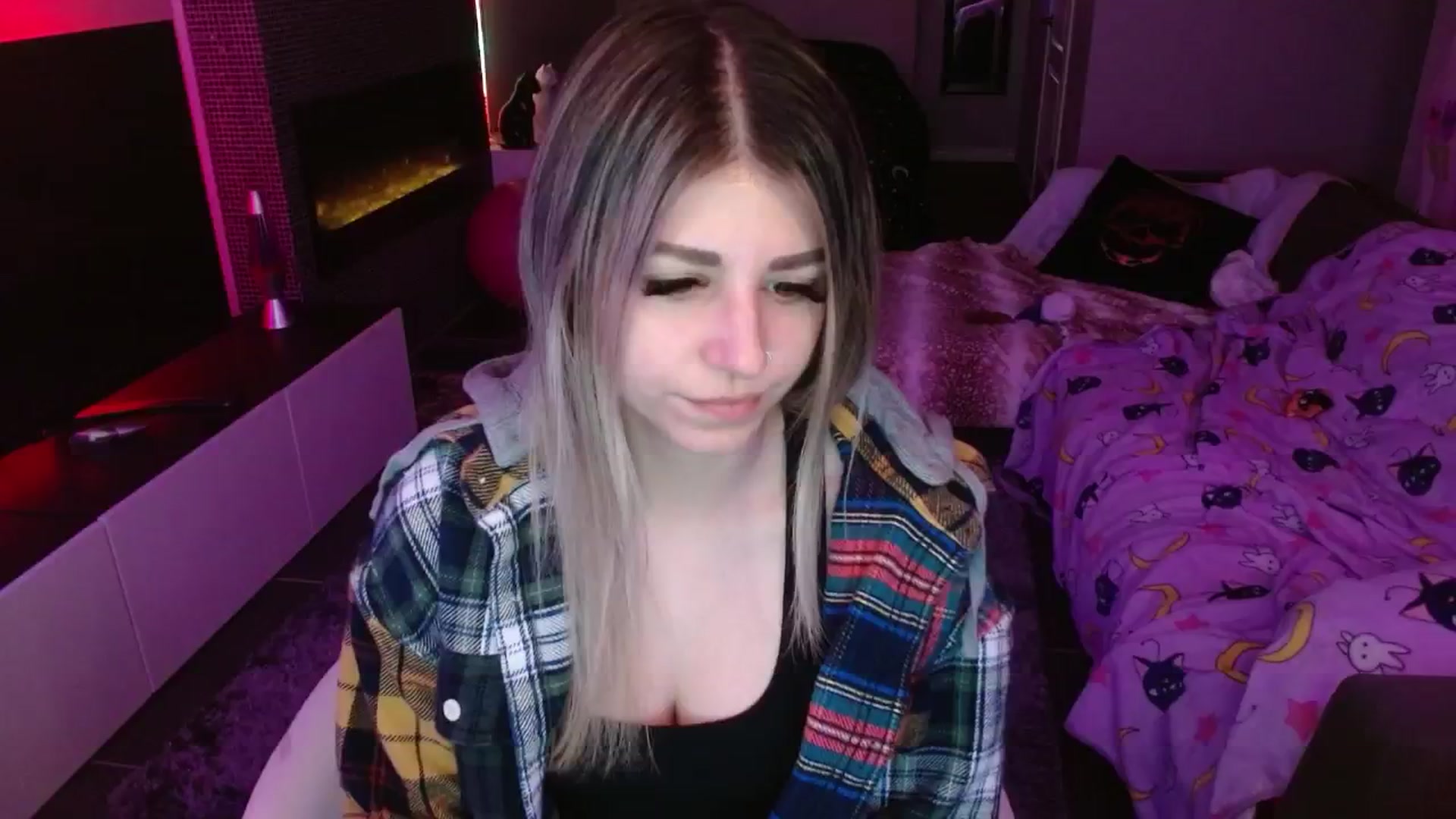Gallery image thumbnail from Serafina's myfreecams stream on, 05/14/2024, 01:50 image 1 of 20