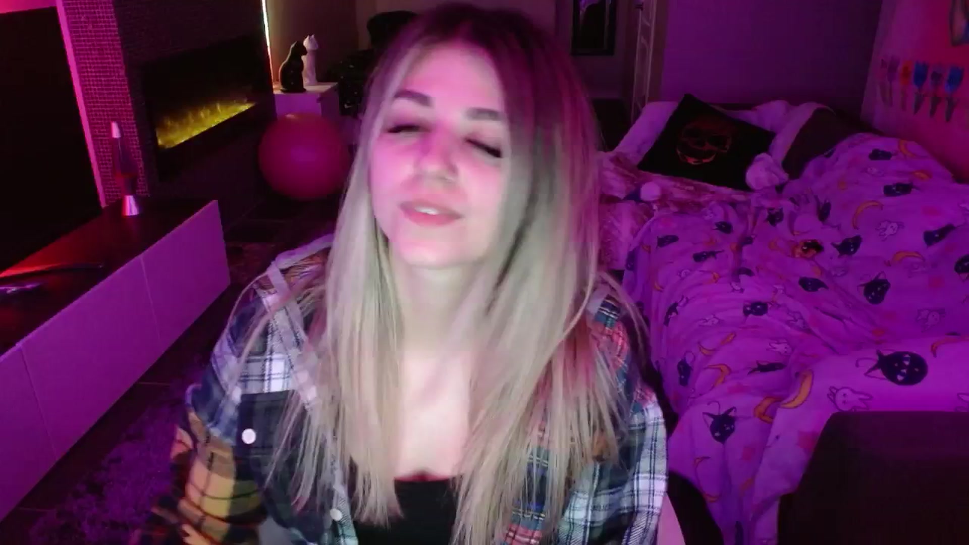 Gallery image thumbnail from Serafina's myfreecams stream on, 05/14/2024, 01:50 image 12 of 20
