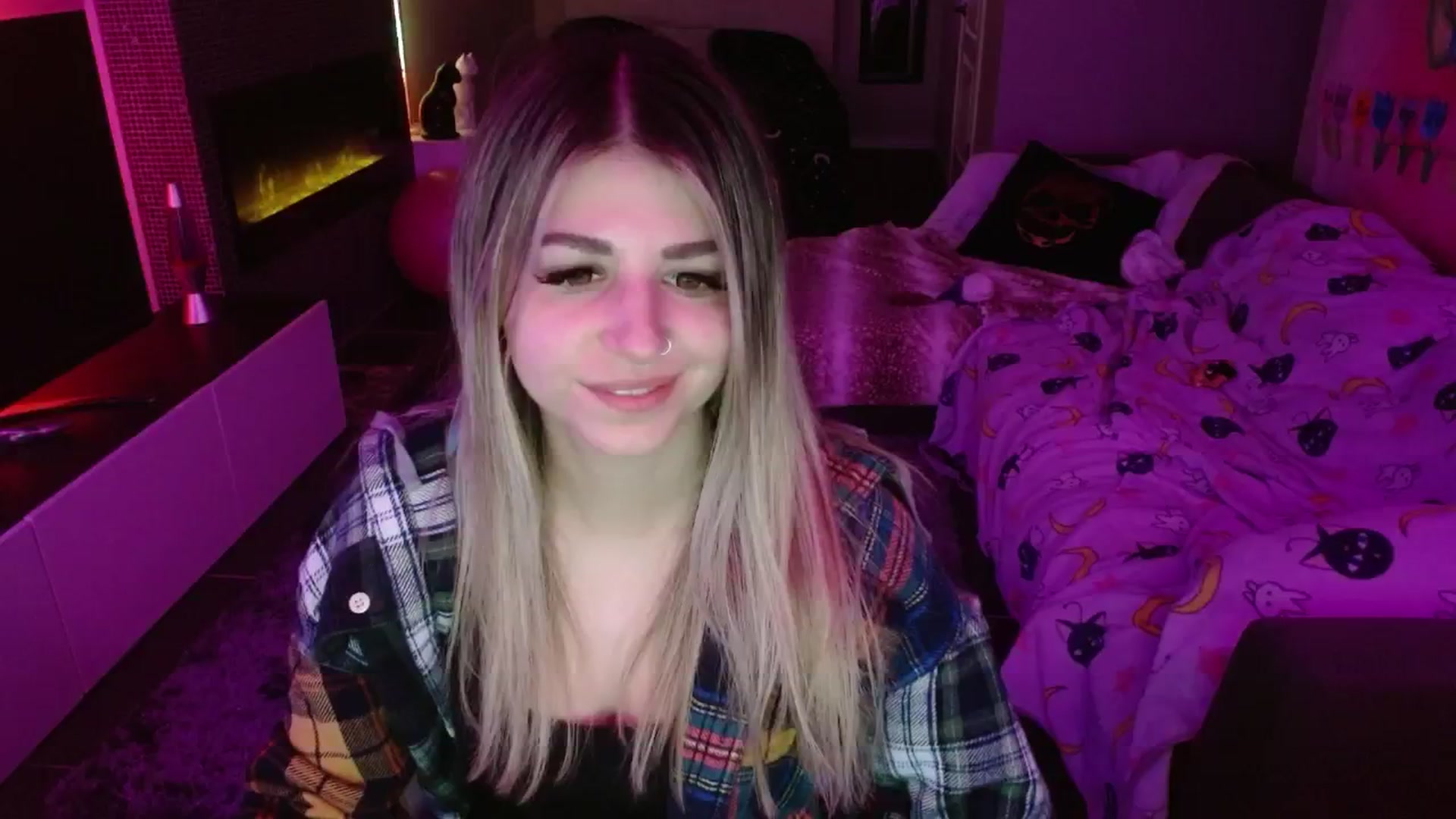 Gallery image thumbnail from Serafina's myfreecams stream on, 05/14/2024, 01:50 image 20 of 20