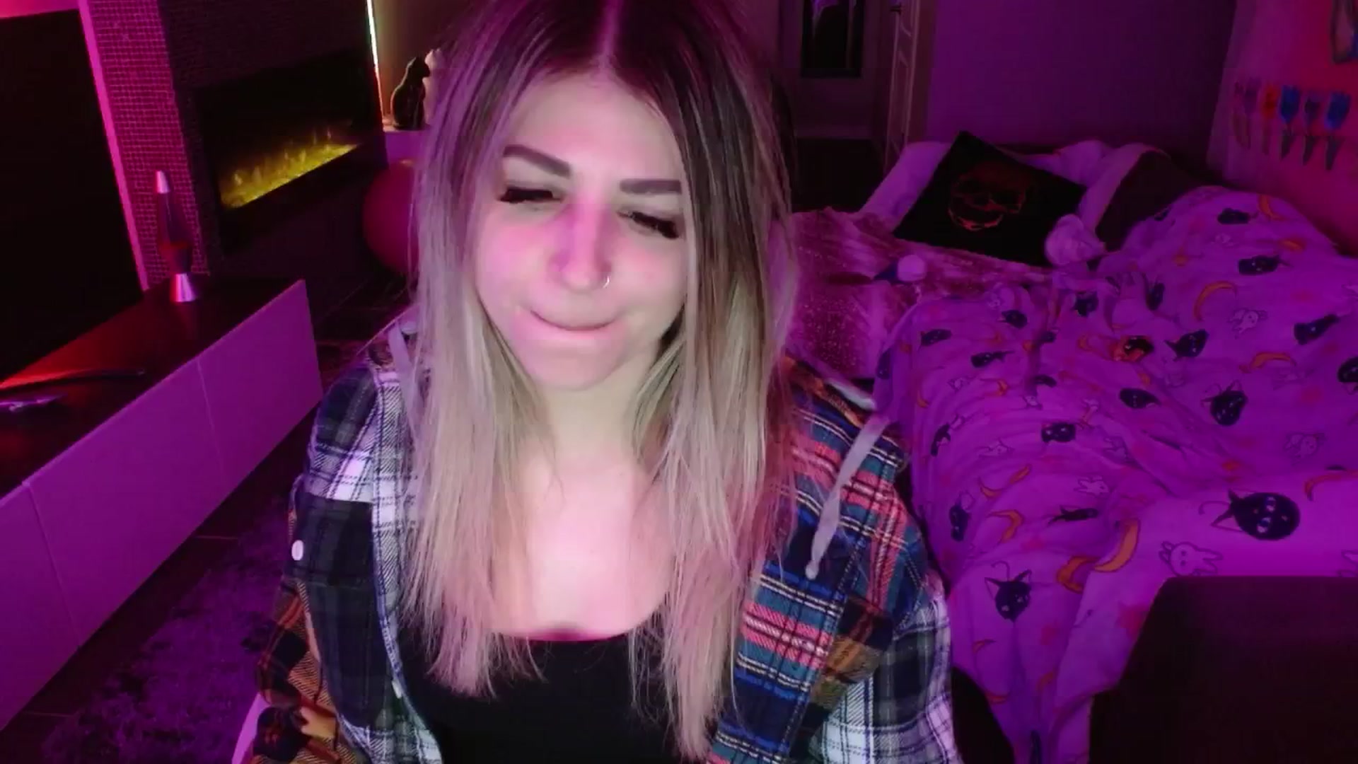 Gallery image thumbnail from Serafina's myfreecams stream on, 05/14/2024, 01:50 image 10 of 20