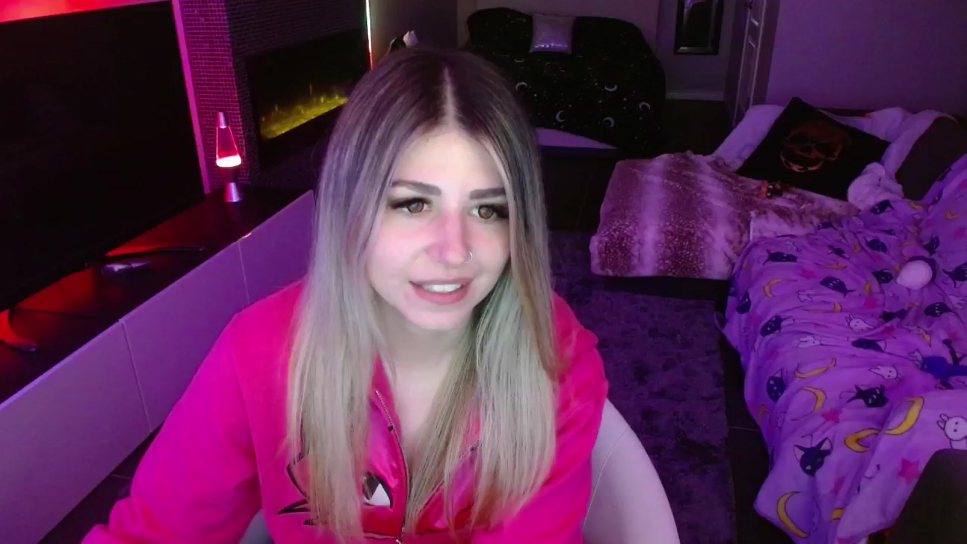 Gallery image thumbnail from Serafina's myfreecams stream on, 05/15/2024, 04:18 image 12 of 20