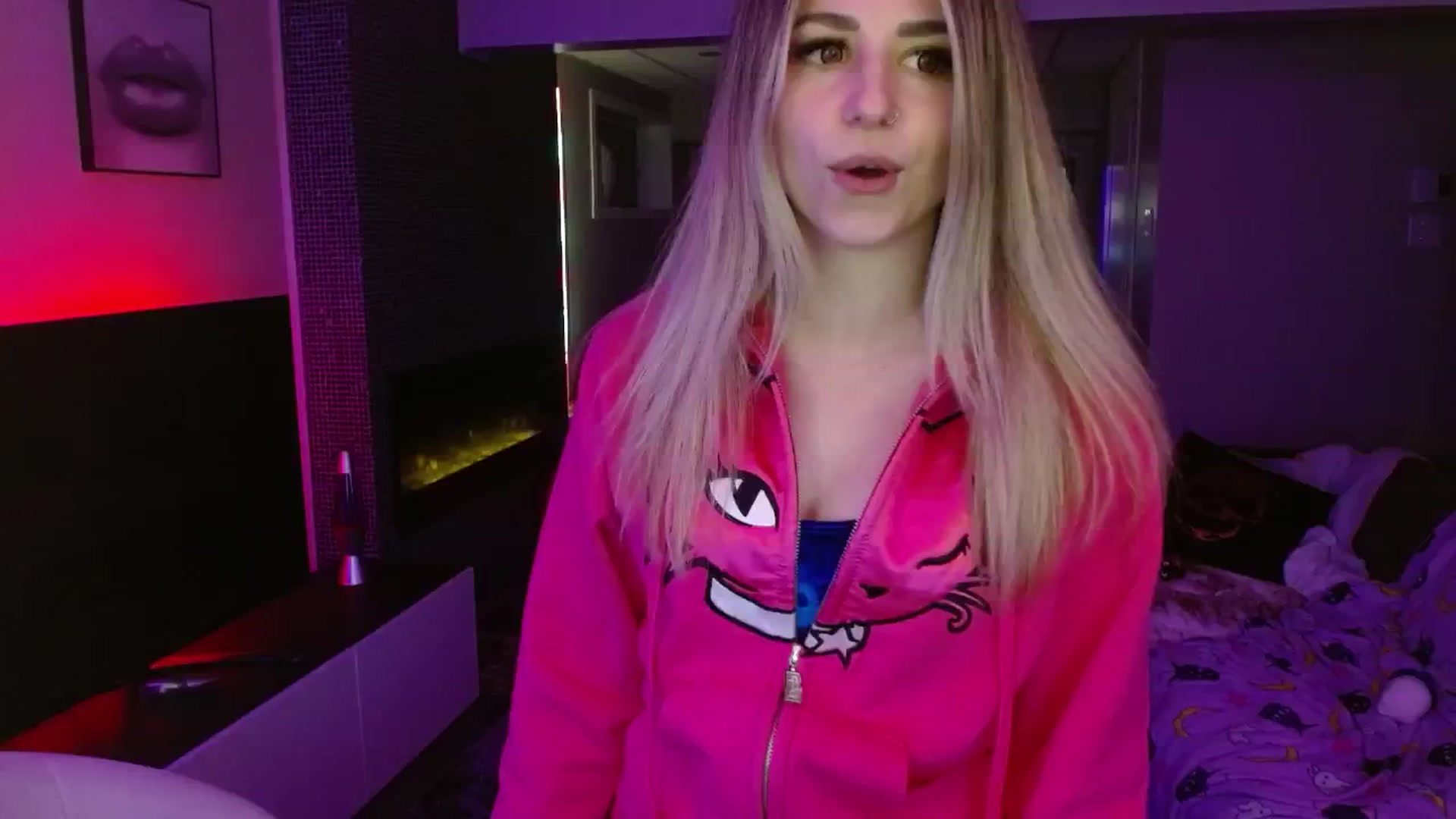 Gallery image thumbnail from Serafina's myfreecams stream on, 05/15/2024, 04:18 image 2 of 20