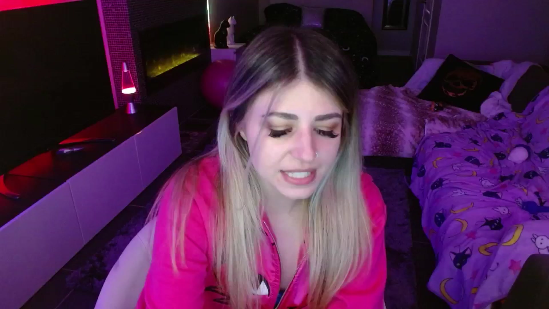 Gallery image thumbnail from Serafina's myfreecams stream on, 05/15/2024, 04:18 image 10 of 20