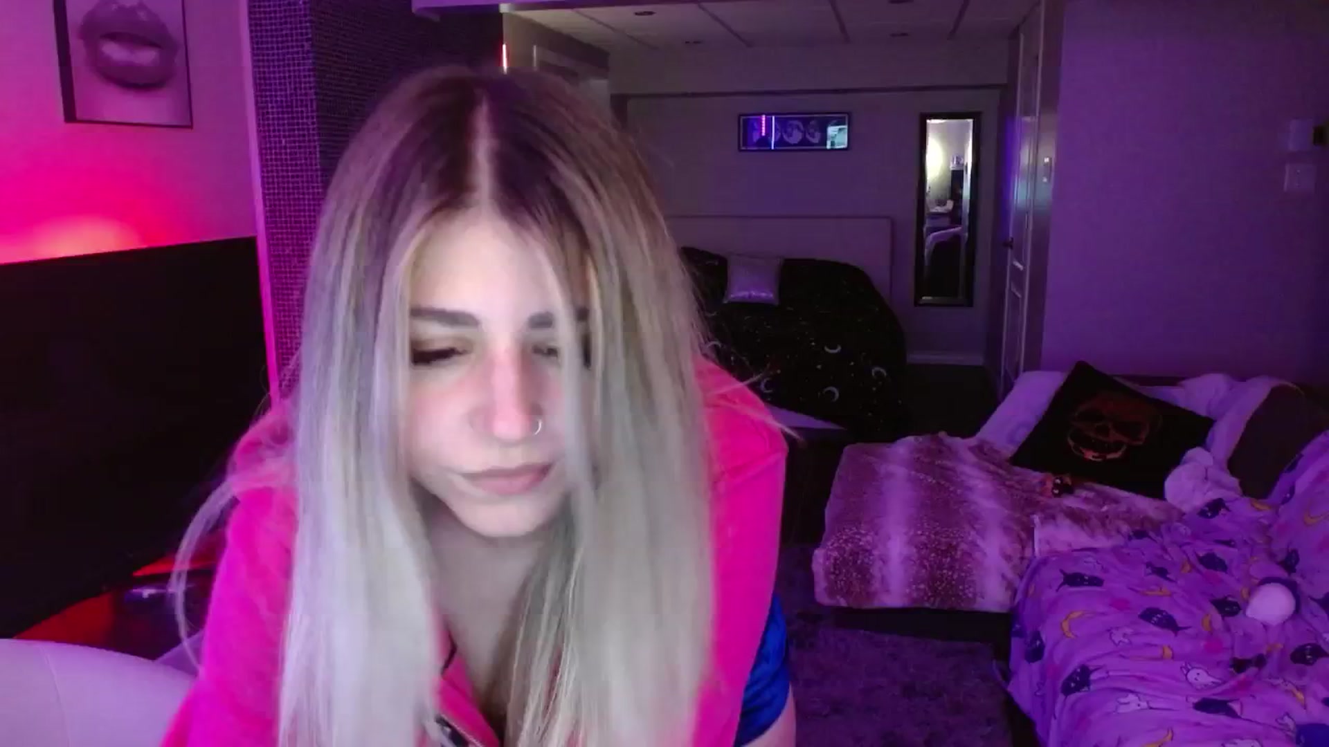 Gallery image thumbnail from Serafina's myfreecams stream on, 05/15/2024, 04:18 image 18 of 20