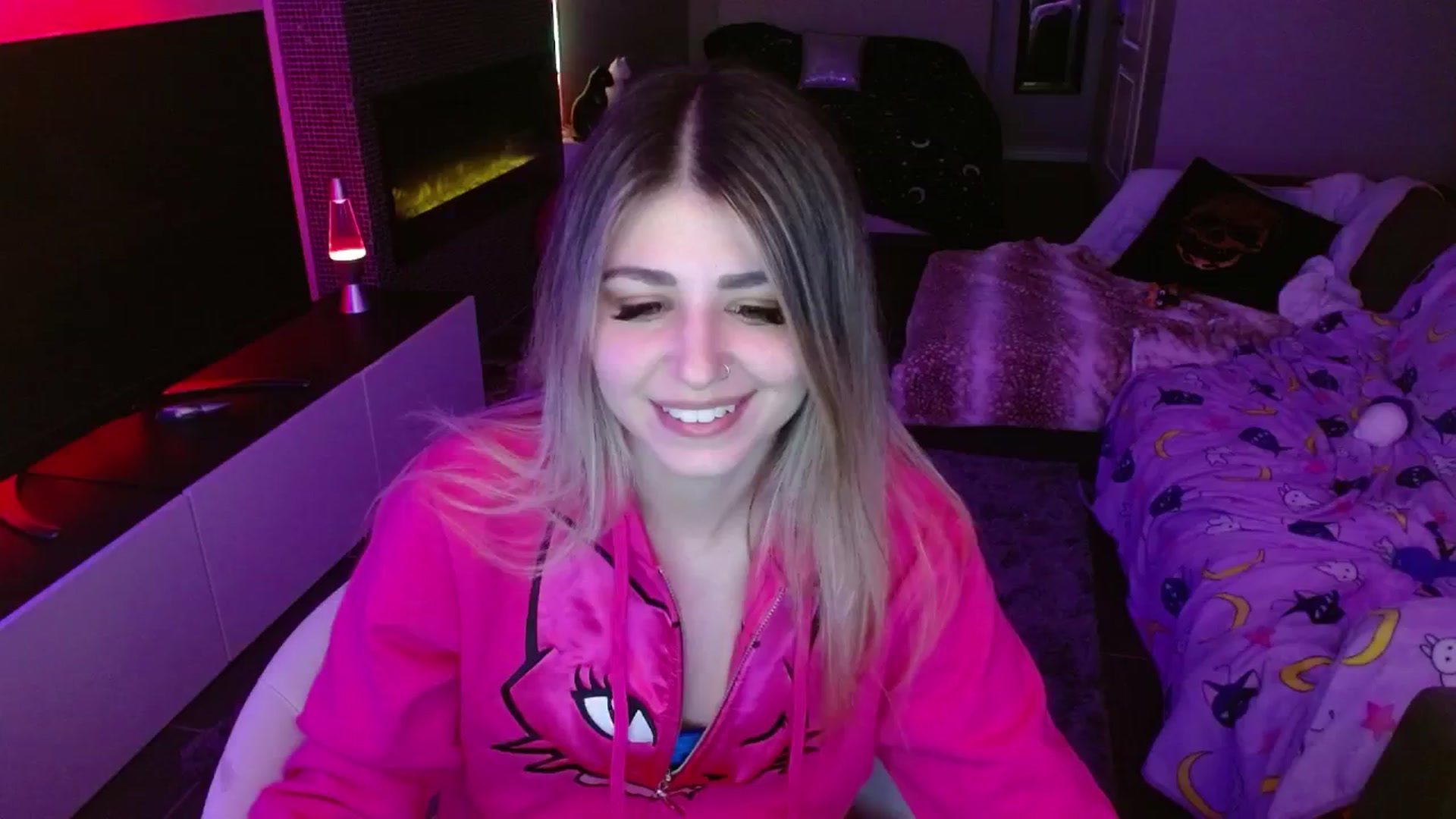 Gallery image thumbnail from Serafina's myfreecams stream on, 05/15/2024, 04:18 image 6 of 20