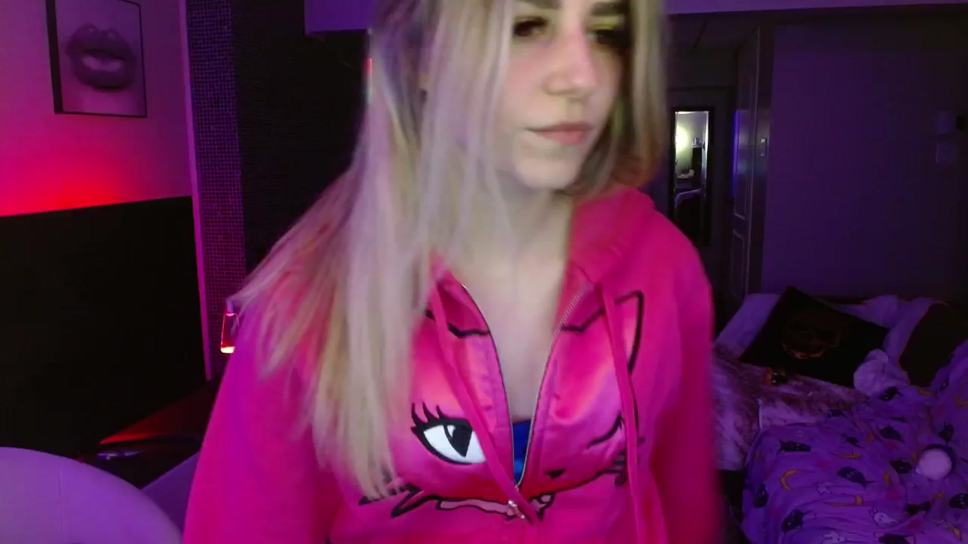 Gallery image thumbnail from Serafina's myfreecams stream on, 05/15/2024, 04:18 image 5 of 20