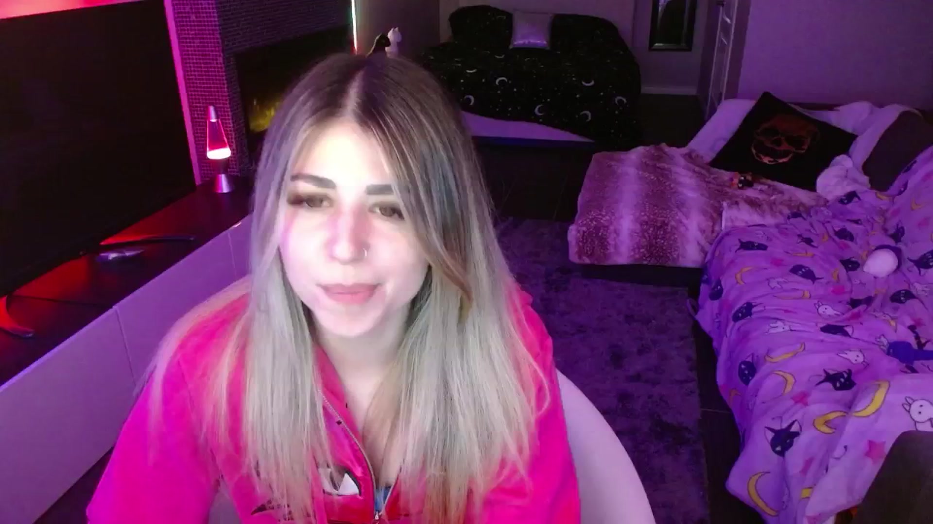 Gallery image thumbnail from Serafina's myfreecams stream on, 05/15/2024, 04:18 image 11 of 20