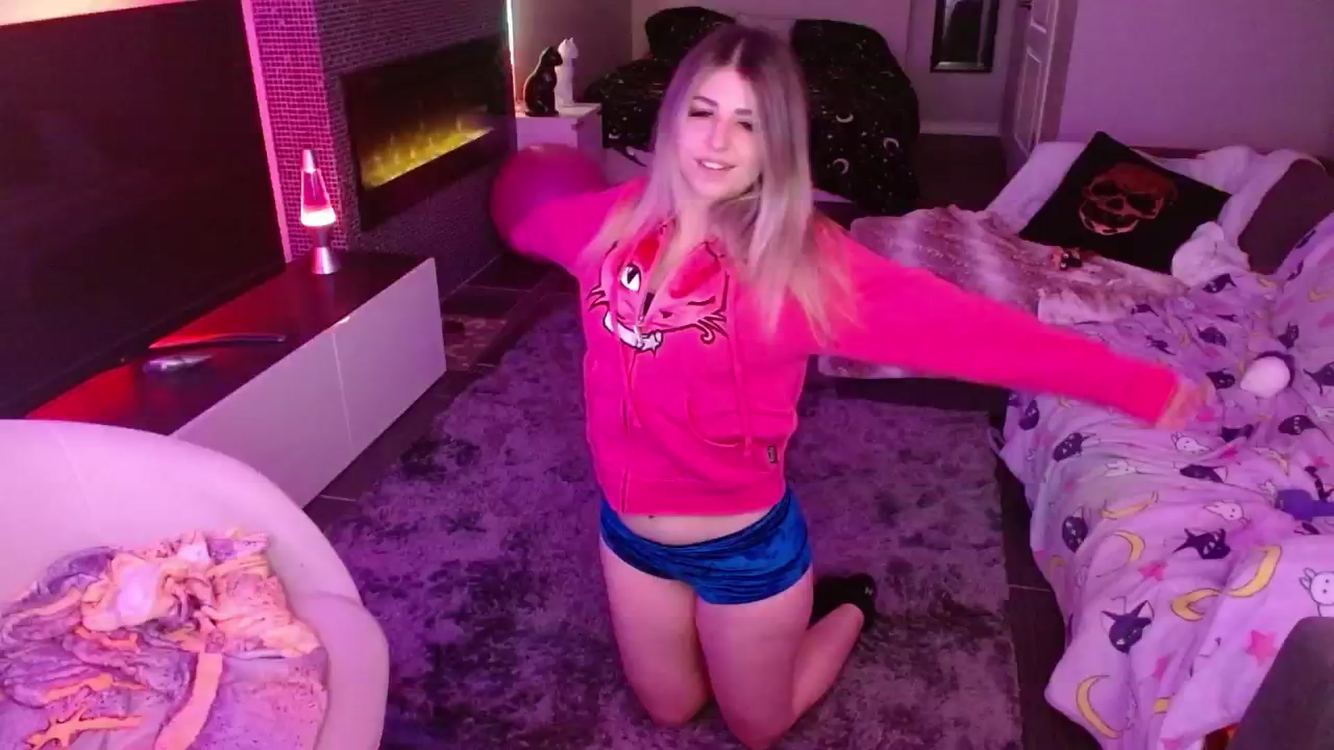 Gallery image thumbnail from Serafina's myfreecams stream on, 05/15/2024, 04:18 image 8 of 20