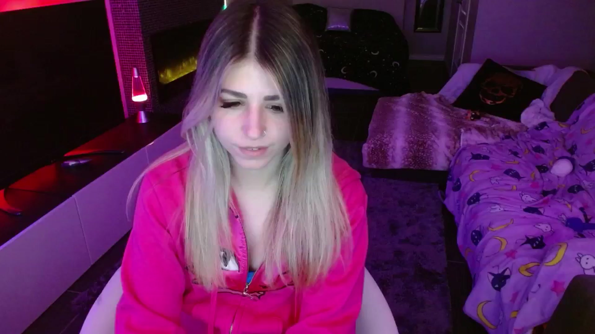 Gallery image thumbnail from Serafina's myfreecams stream on, 05/15/2024, 04:18 image 14 of 20
