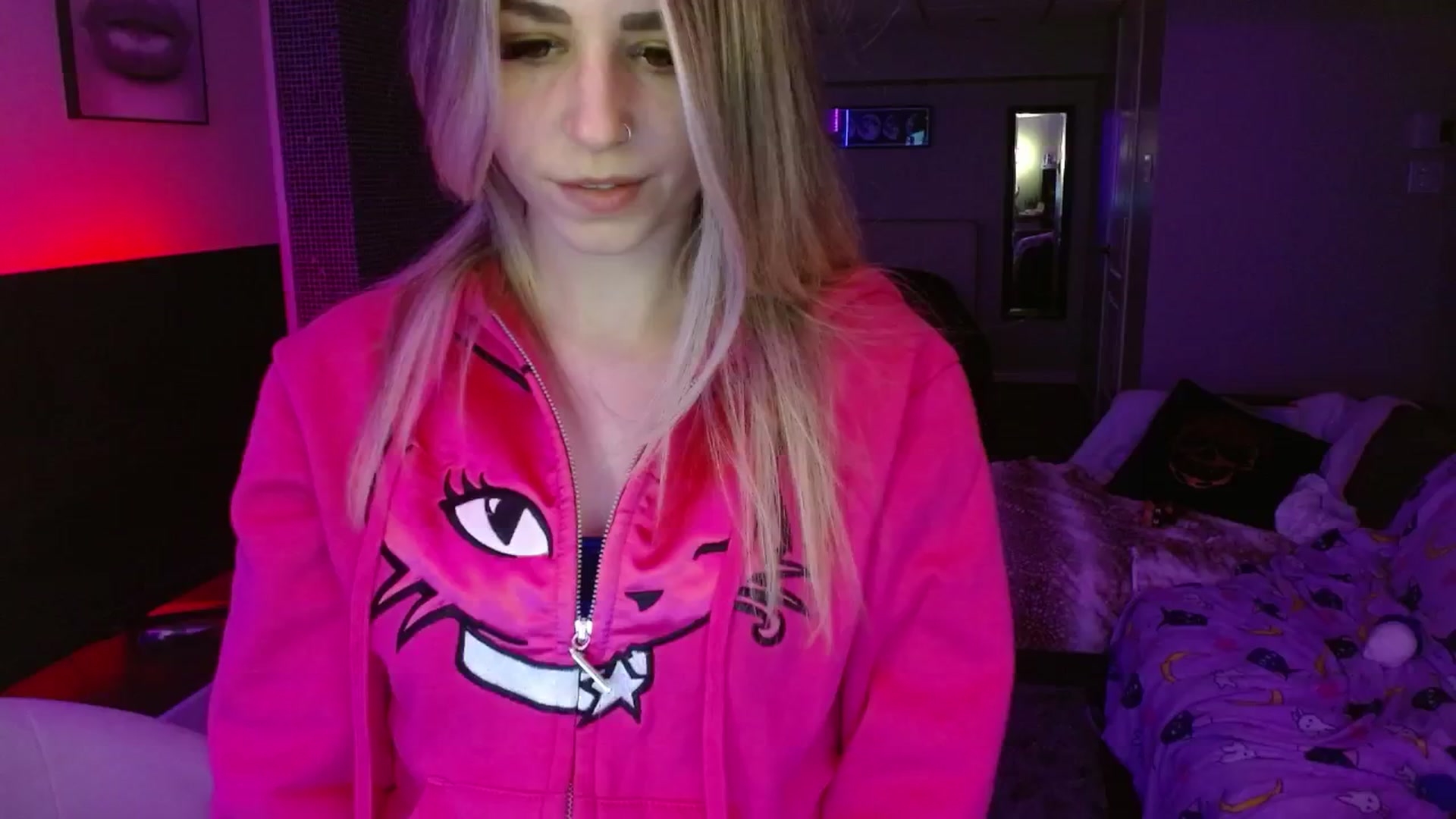Gallery image thumbnail from Serafina's myfreecams stream on, 05/15/2024, 04:18 image 9 of 20