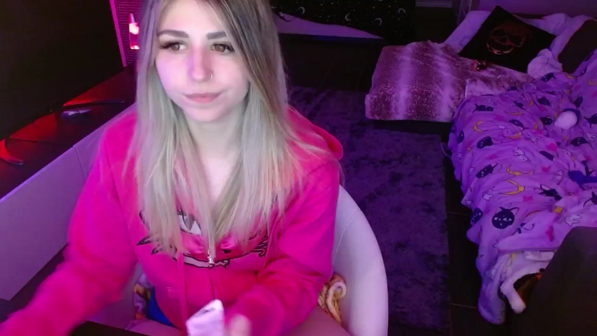 Gallery image thumbnail from Serafina's myfreecams stream on, 05/15/2024, 06:03 image 3 of 20
