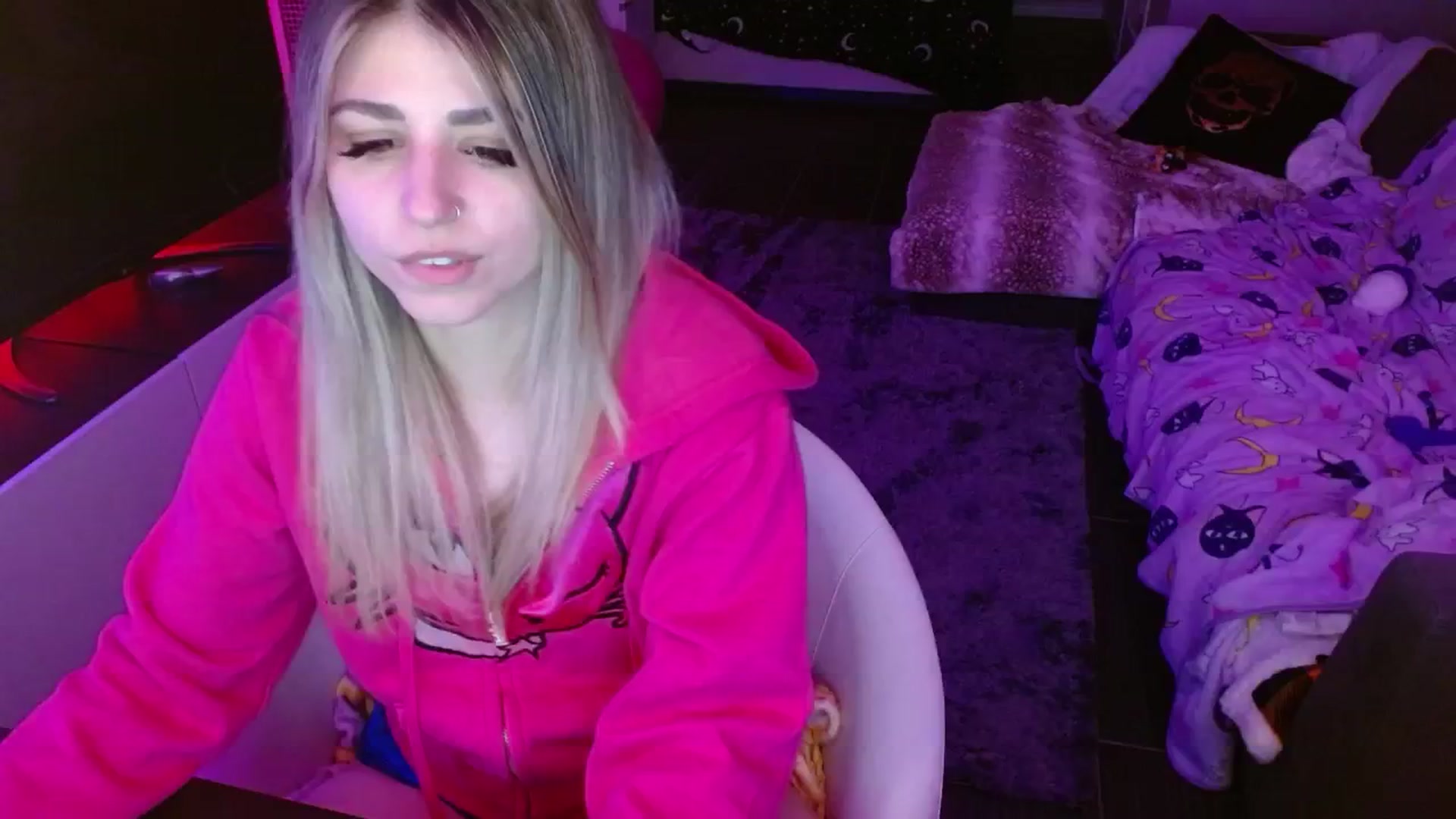 Gallery image thumbnail from Serafina's myfreecams stream on, 05/15/2024, 06:03 image 19 of 20