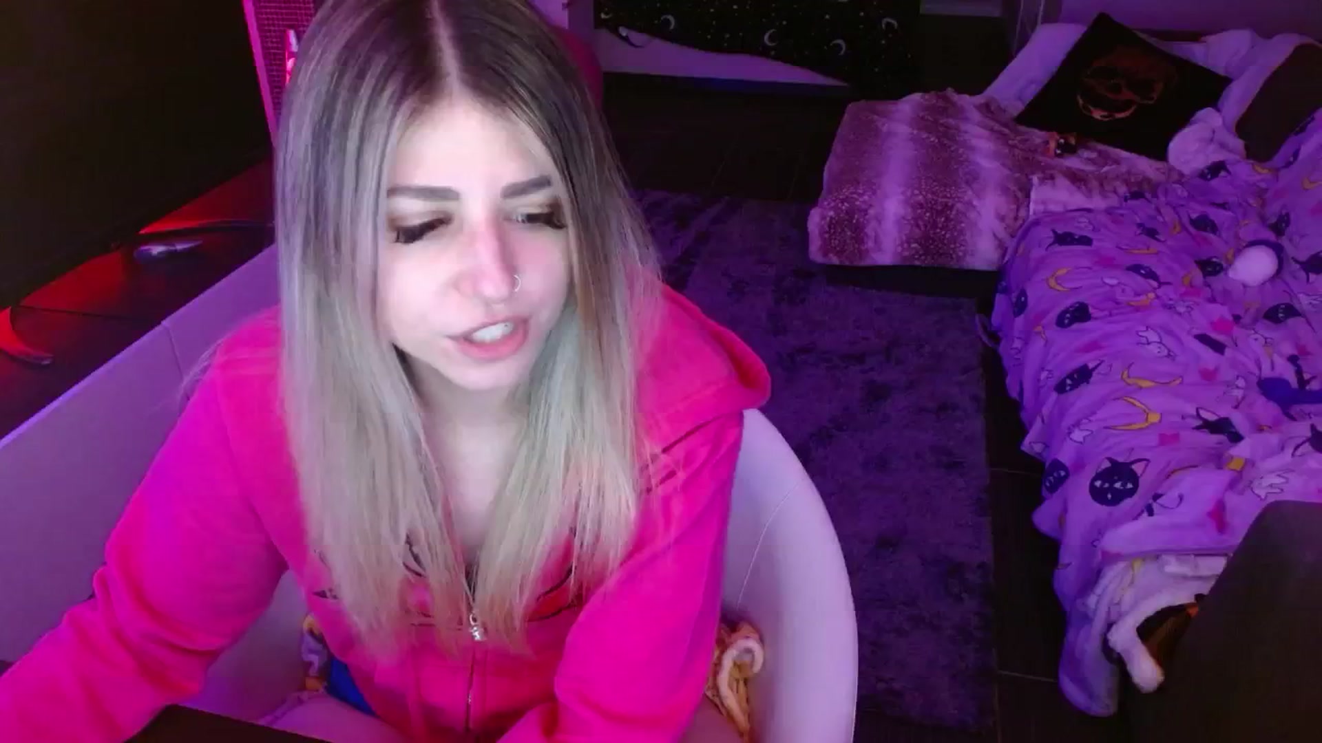 Gallery image thumbnail from Serafina's myfreecams stream on, 05/15/2024, 06:03 image 9 of 20
