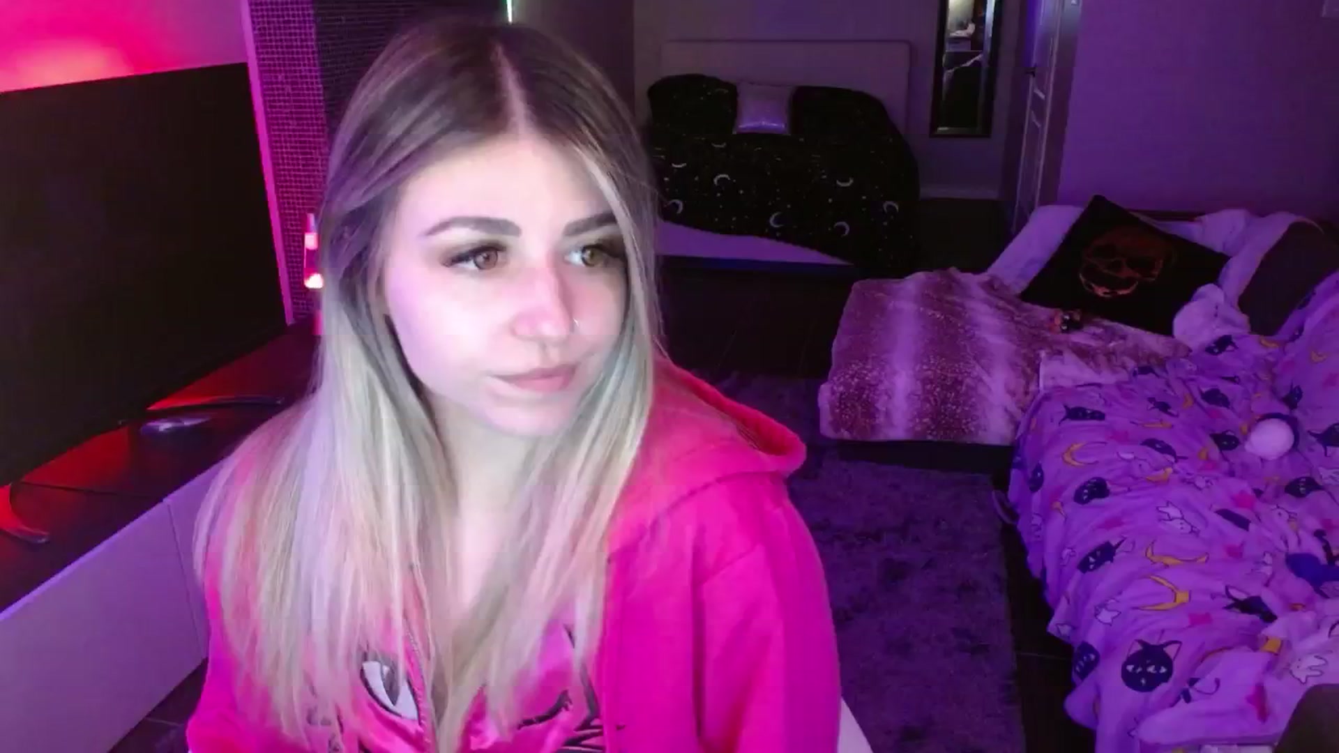 Gallery image thumbnail from Serafina's myfreecams stream on, 05/15/2024, 06:03 image 1 of 20