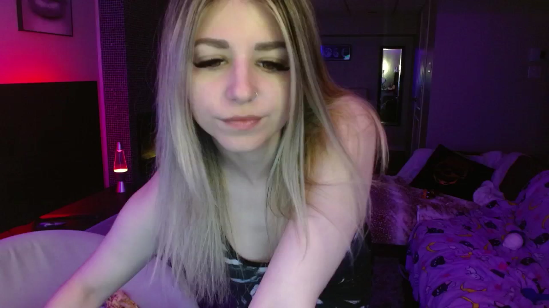 Gallery image thumbnail from Serafina's myfreecams stream on, 05/16/2024, 01:19 image 15 of 20