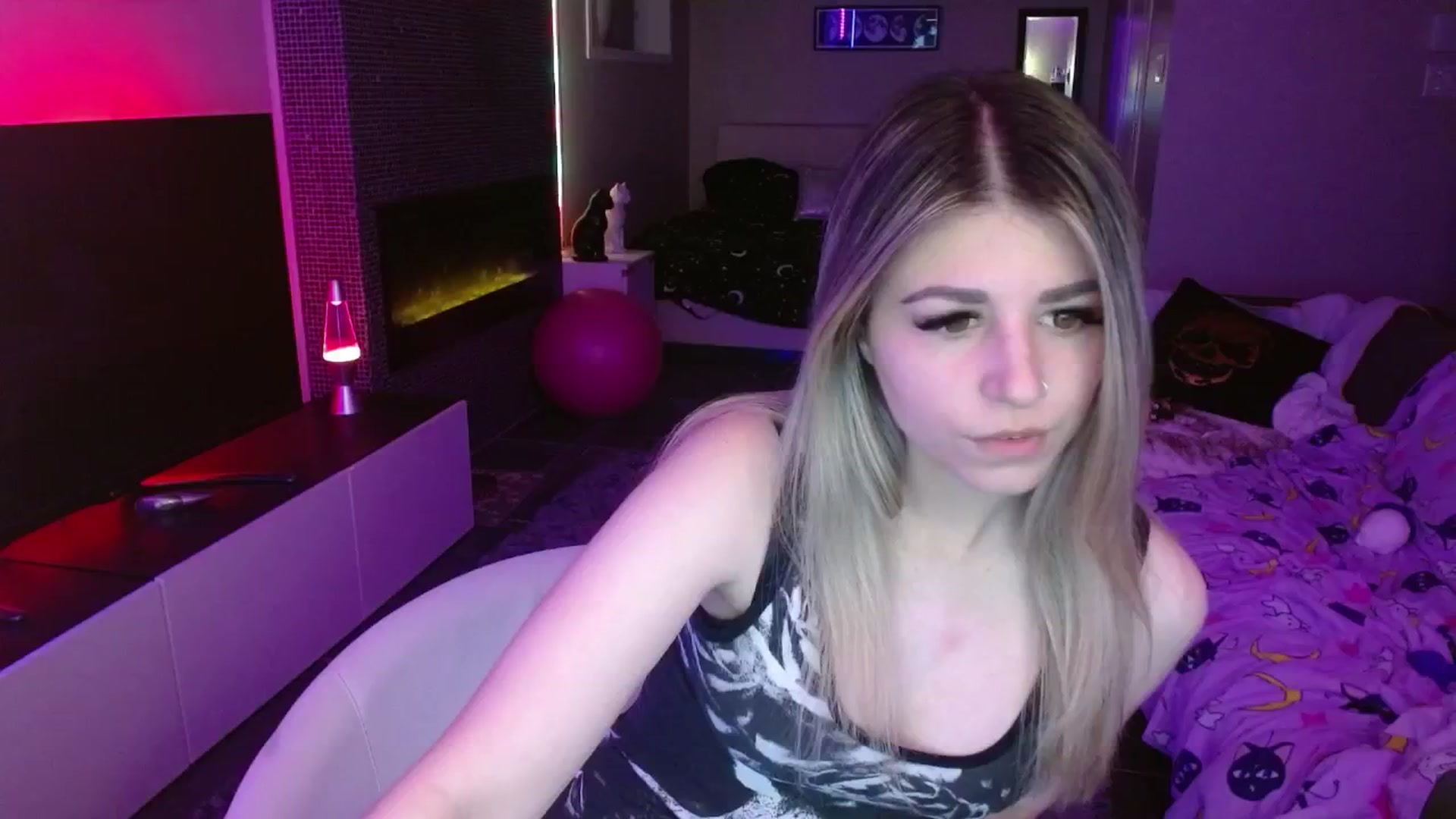 Gallery image thumbnail from Serafina's myfreecams stream on, 05/16/2024, 02:57 image 9 of 20