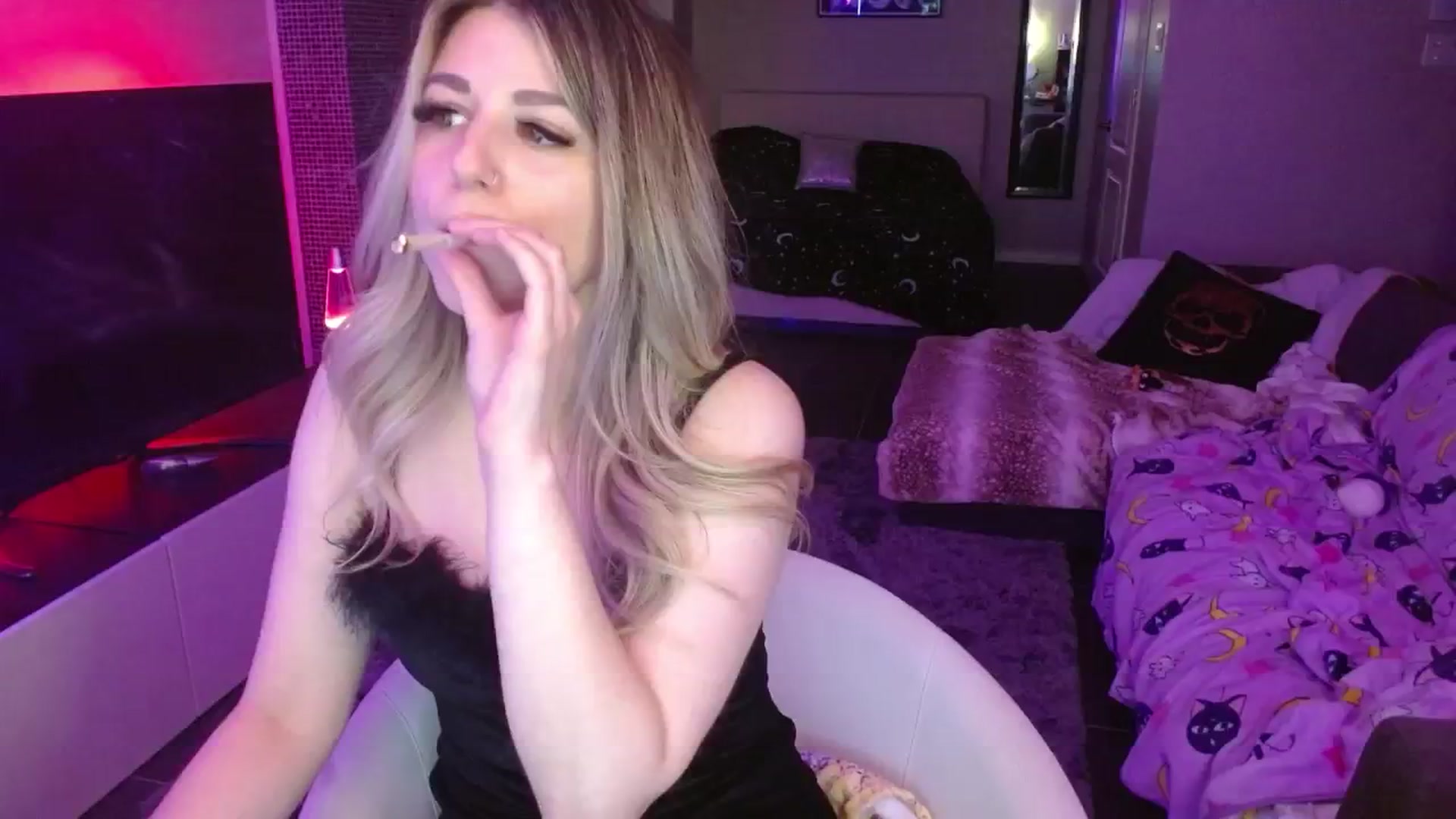 Gallery image thumbnail from Serafina's myfreecams stream on, 05/17/2024, 03:47 image 2 of 20