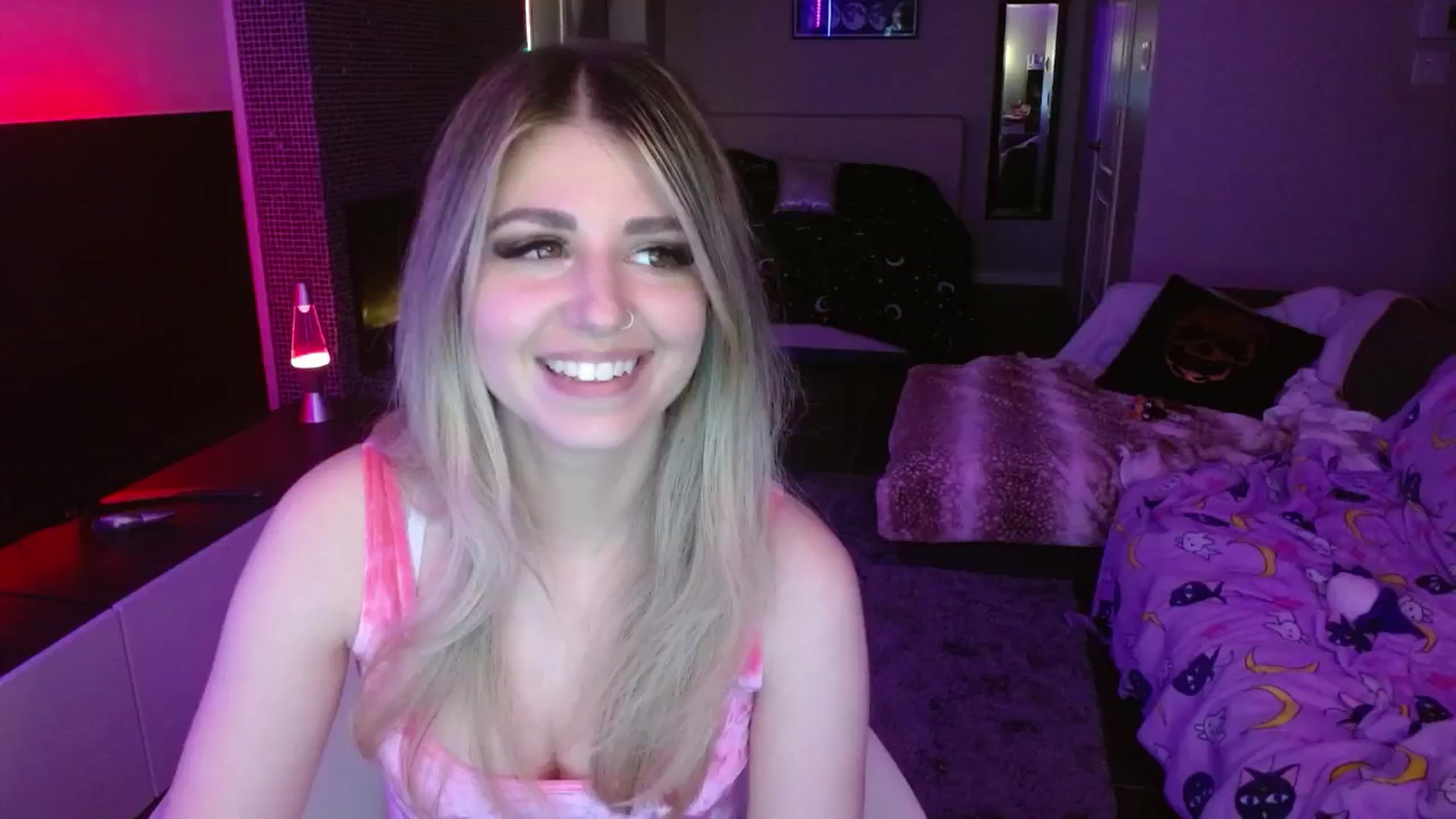 Gallery image thumbnail from Serafina's myfreecams stream on, 05/18/2024, 03:55 image 4 of 20