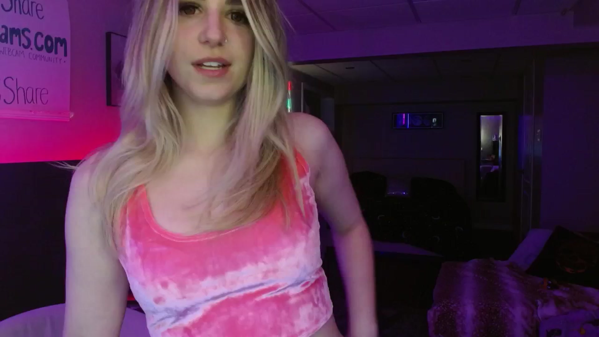Gallery image thumbnail from Serafina's myfreecams stream on, 05/18/2024, 06:12 image 7 of 20