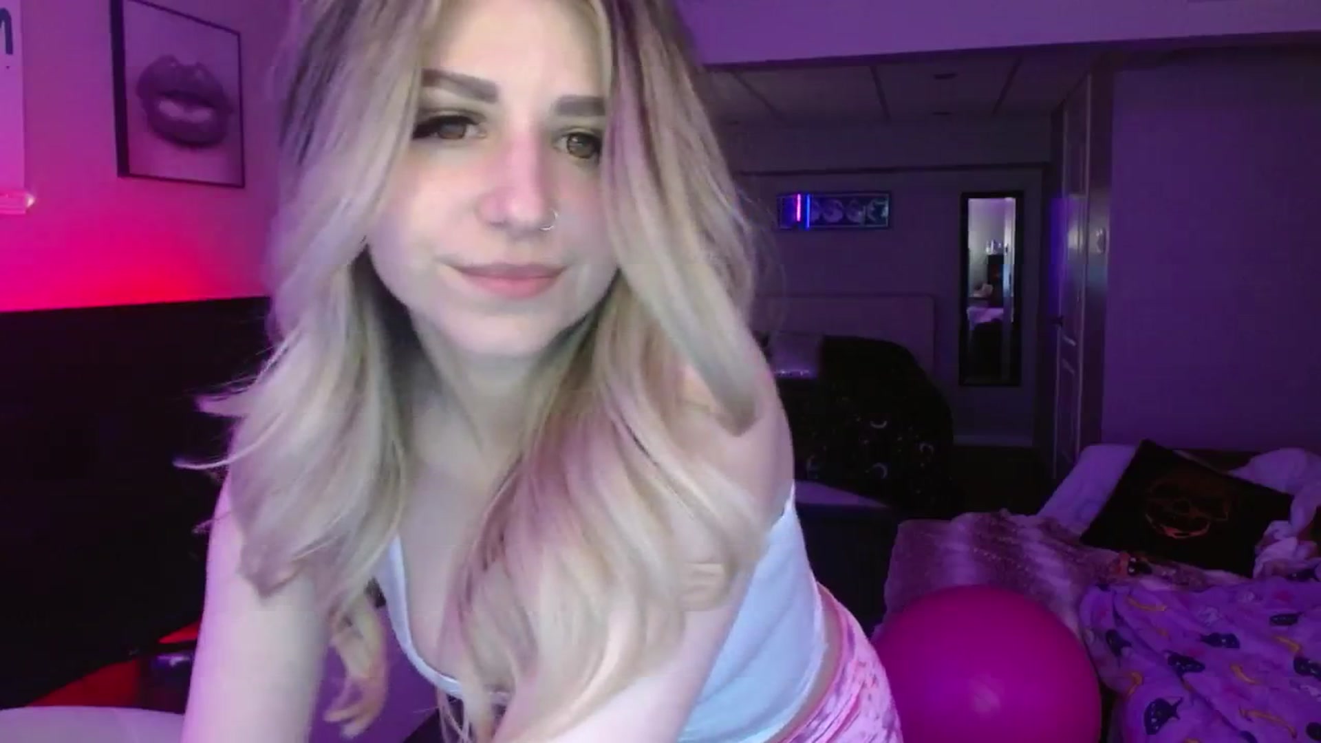 Gallery image thumbnail from Serafina's myfreecams stream on, 05/19/2024, 04:23 image 20 of 20