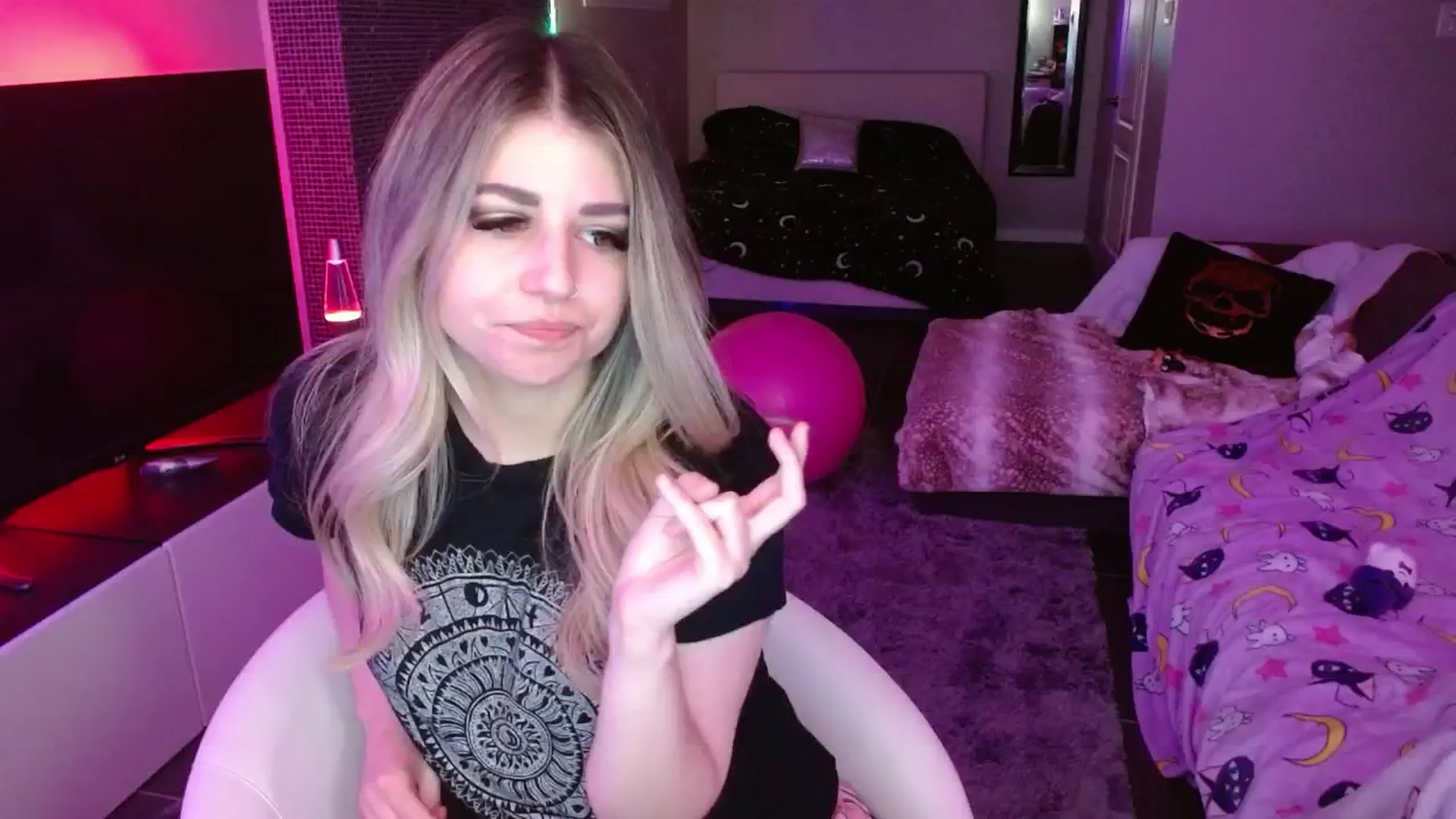 Gallery image thumbnail from Serafina's myfreecams stream on, 05/20/2024, 05:32 image 4 of 20
