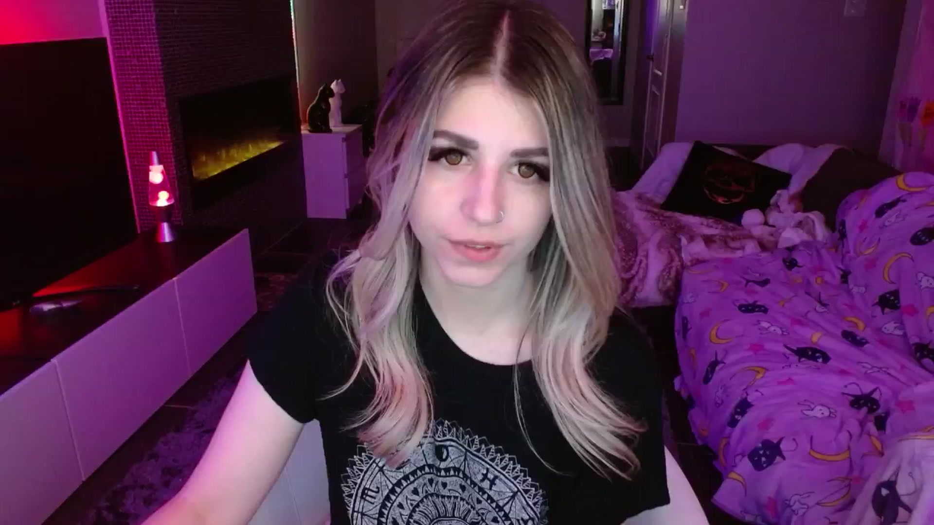Gallery image thumbnail from Serafina's myfreecams stream on, 05/20/2024, 07:34 image 18 of 20